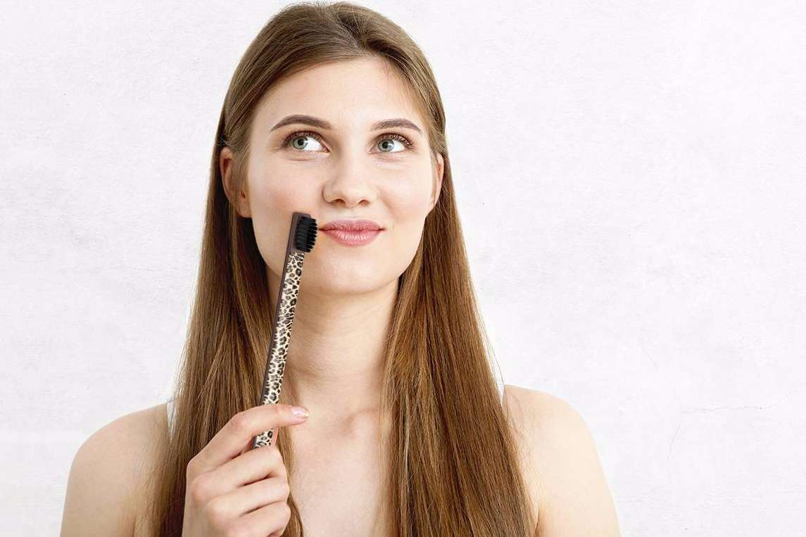 Cepillos de dientes originales y con mango 100% reciclable y un 30% menos de plástico