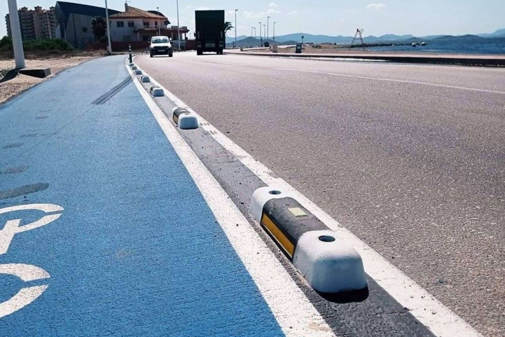 Uso de materiales reciclados para la instalación de un carril bici en Murcia, por GB Solutions