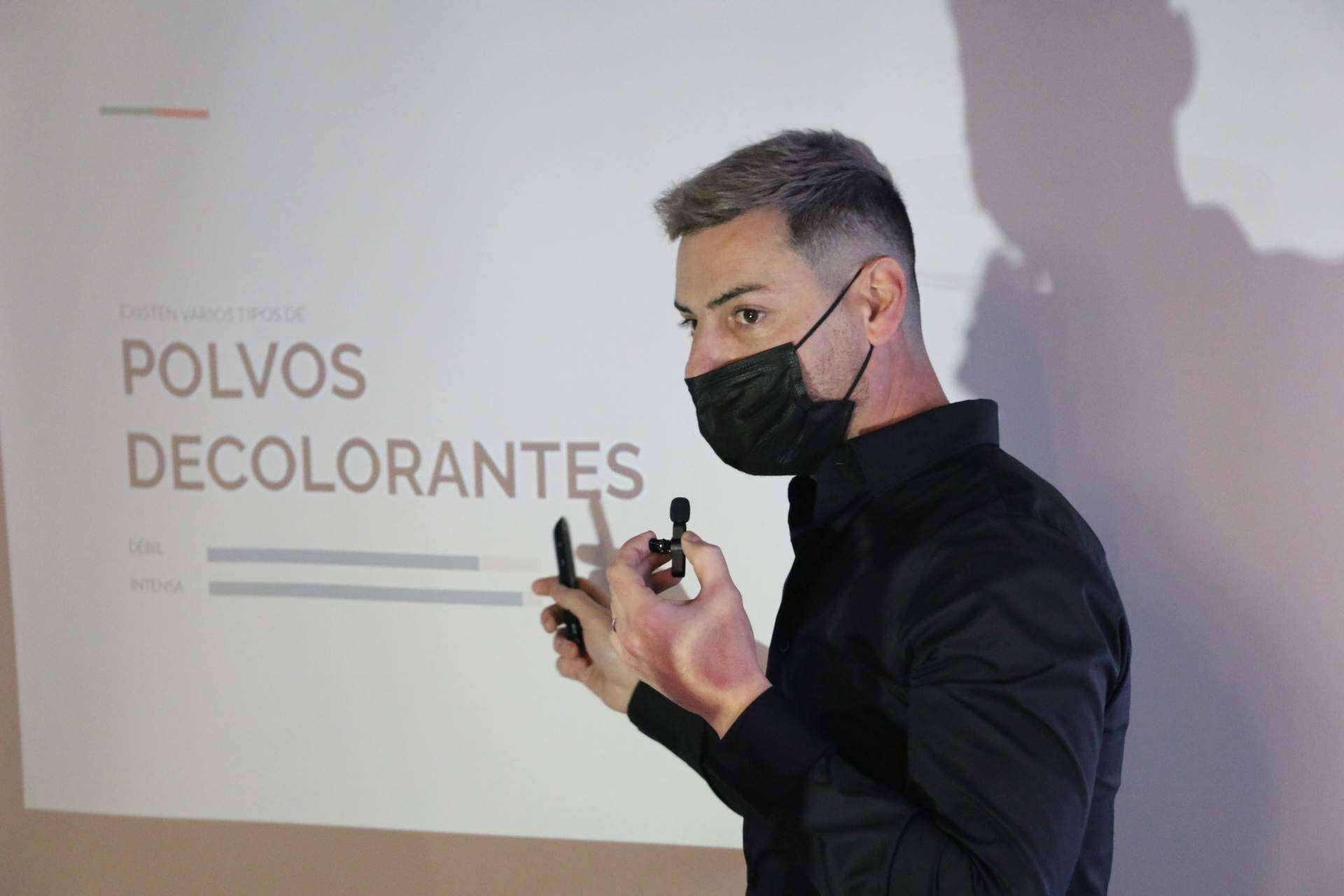 Cursos para formarse como barbero en Alicante con Lords & Barbers