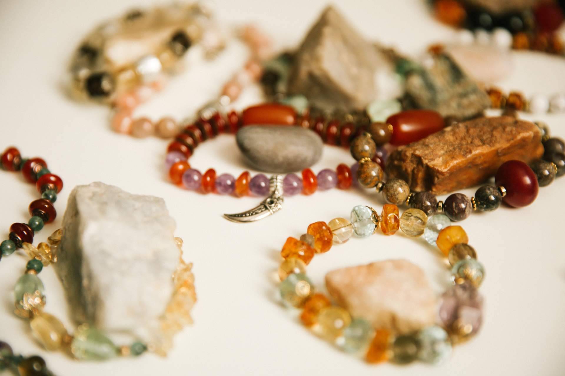 Tierra de Gemas, pulseras de piedras energéticas