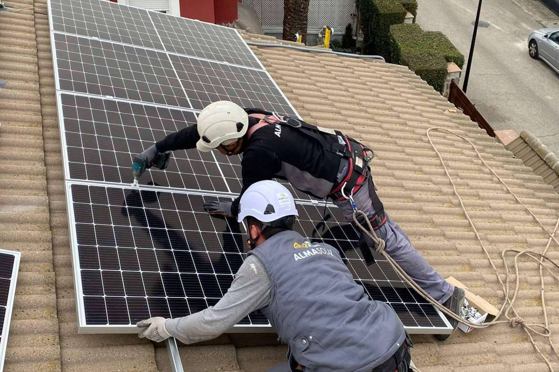 El uso de energías renovables mediante la instalación de placas solares, de la mano de Alma Solar