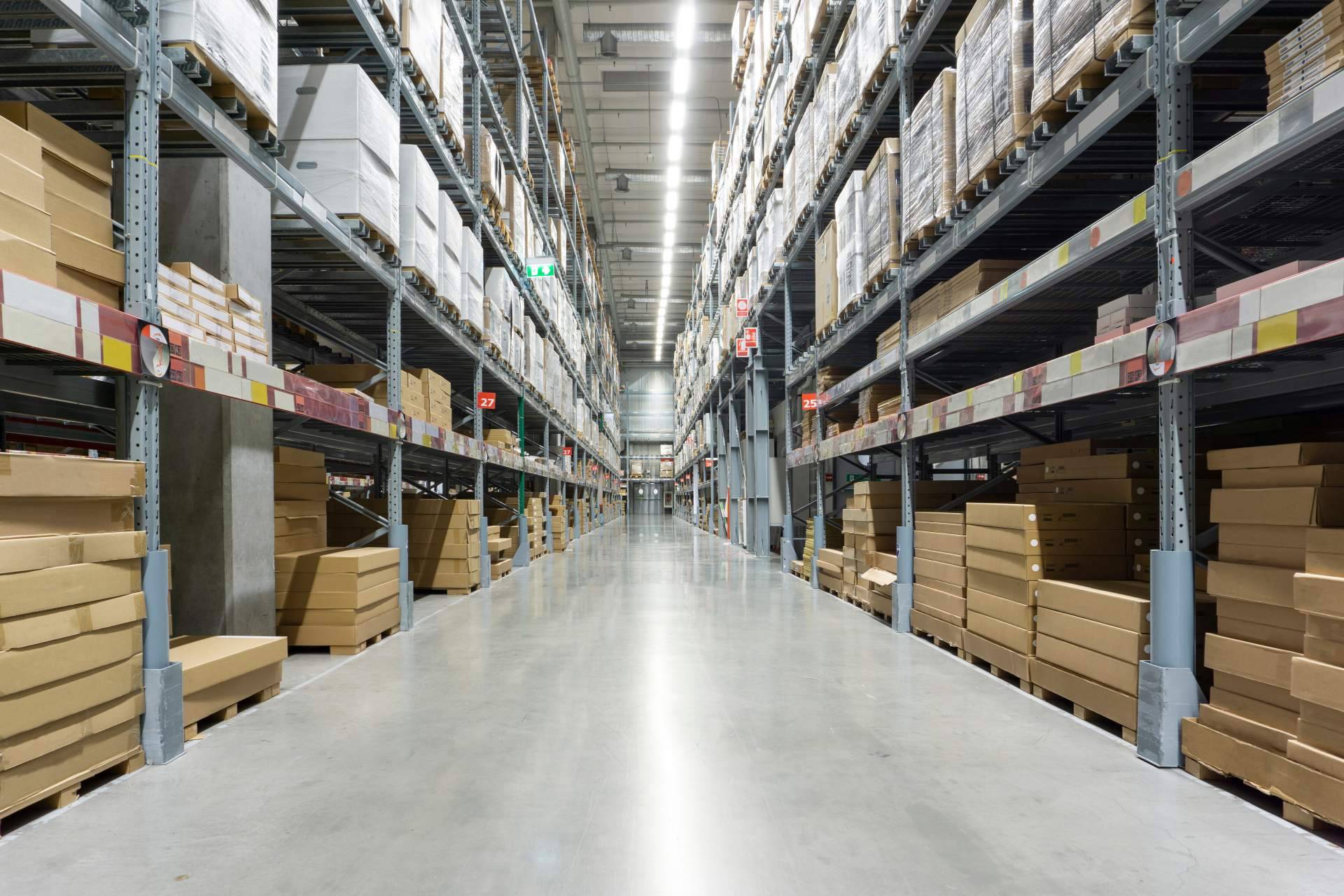 Almacenes flexibles distribuidos en toda España con Estoko Logistics