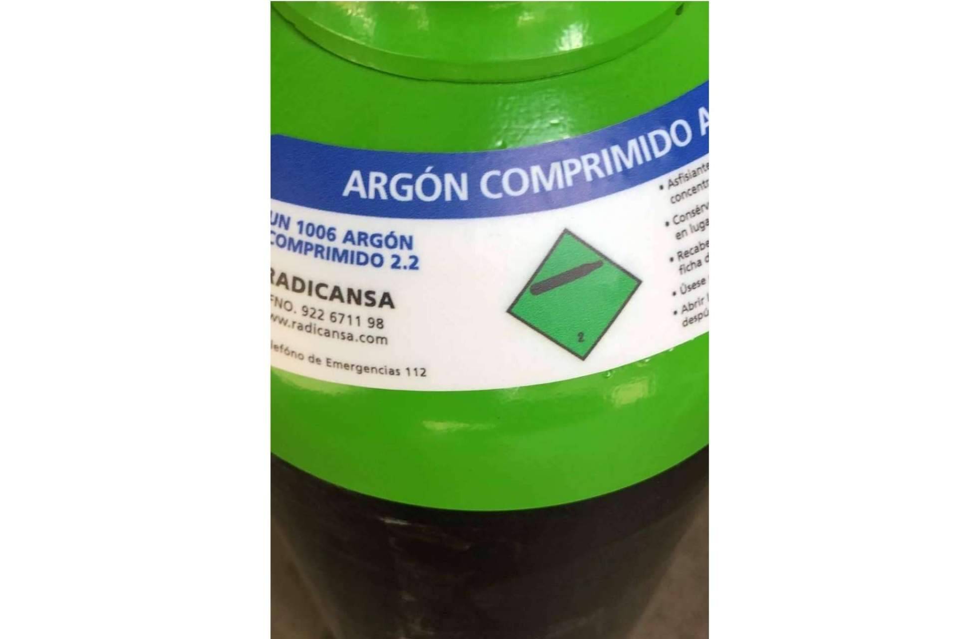 Un gas noble que se utiliza para soldadura de acero inoxidable y aluminio es el argón, según RADICANSA