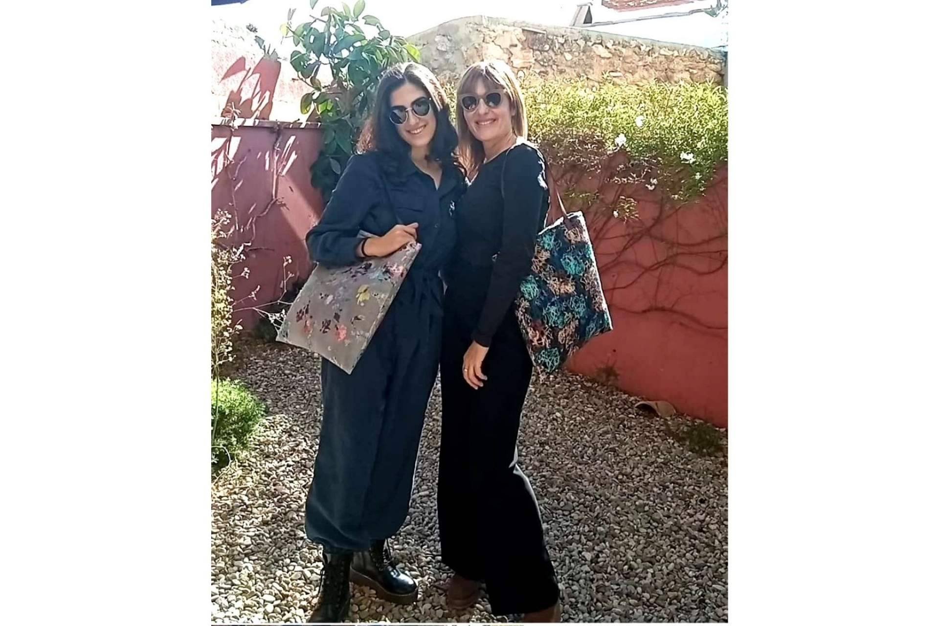 Una madre y su hija confeccionan bolsas de tela únicas y exclusivas de manera artesanal, en Inirt Atelier