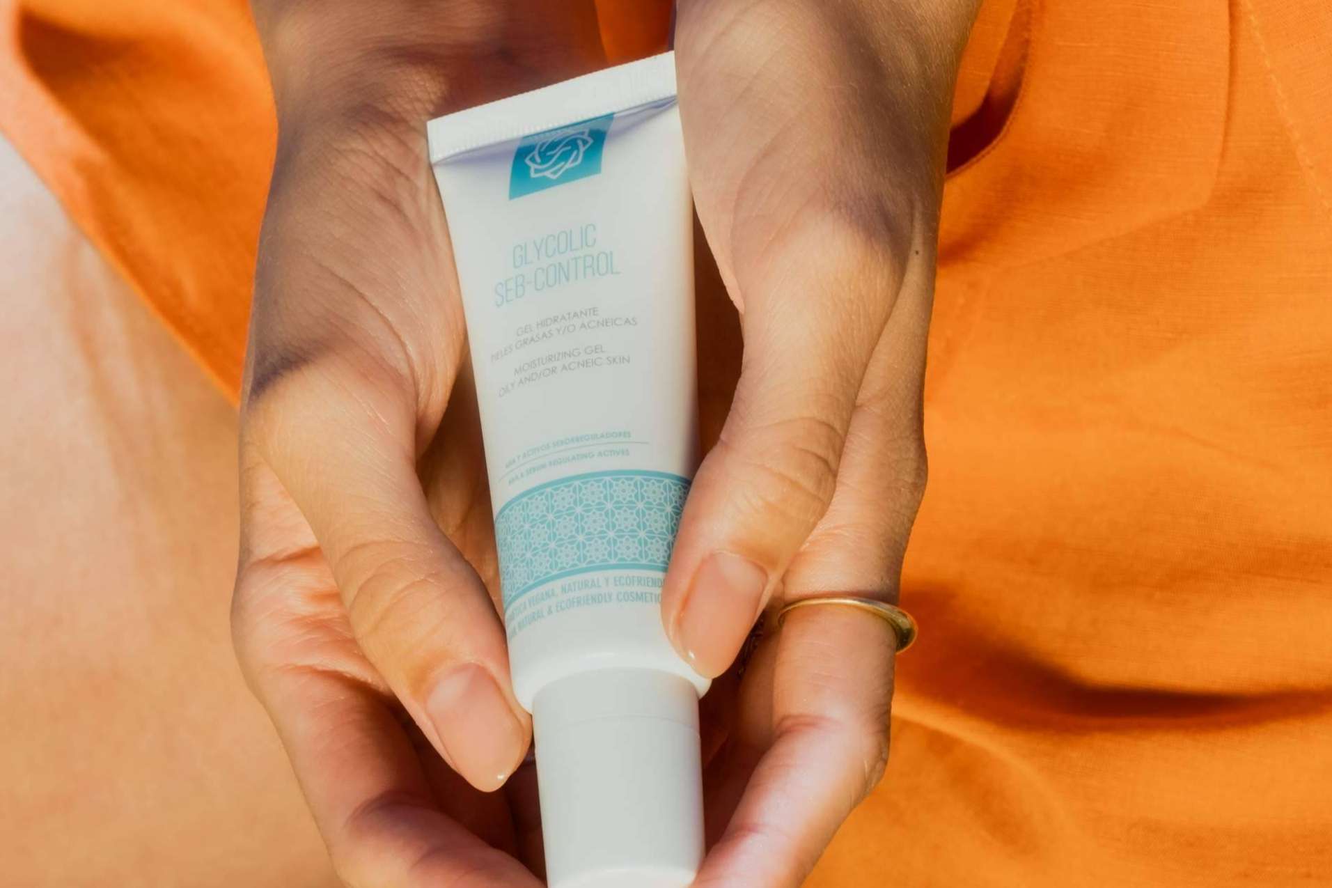 Cómo tratar de manera óptima las pieles grasas, según Finaderm Cosmetics