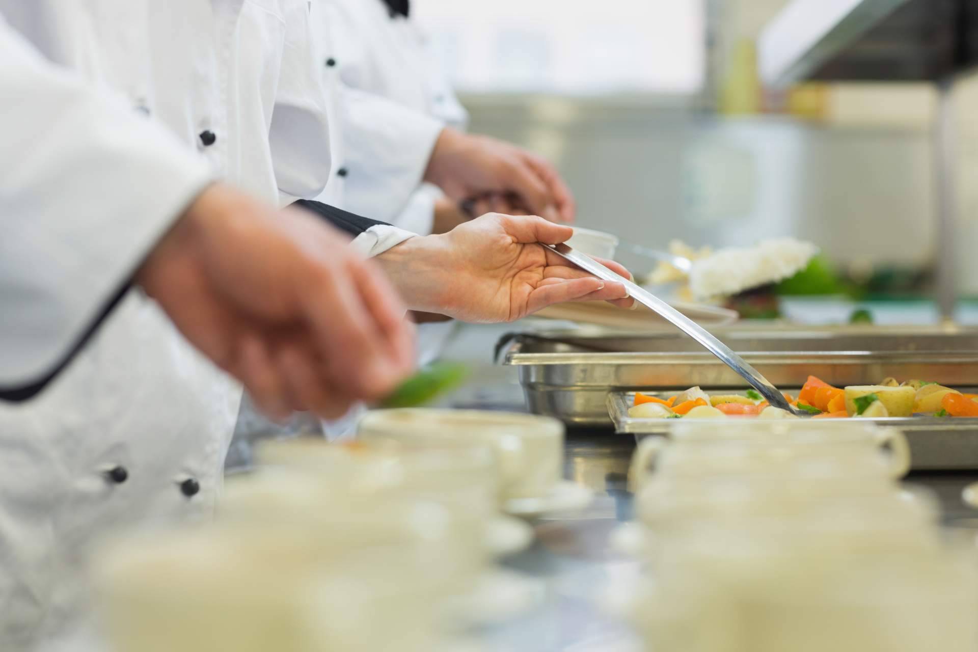 Ahorrar tiempo en la gestión de un restaurante gracias a No Problem Cooking