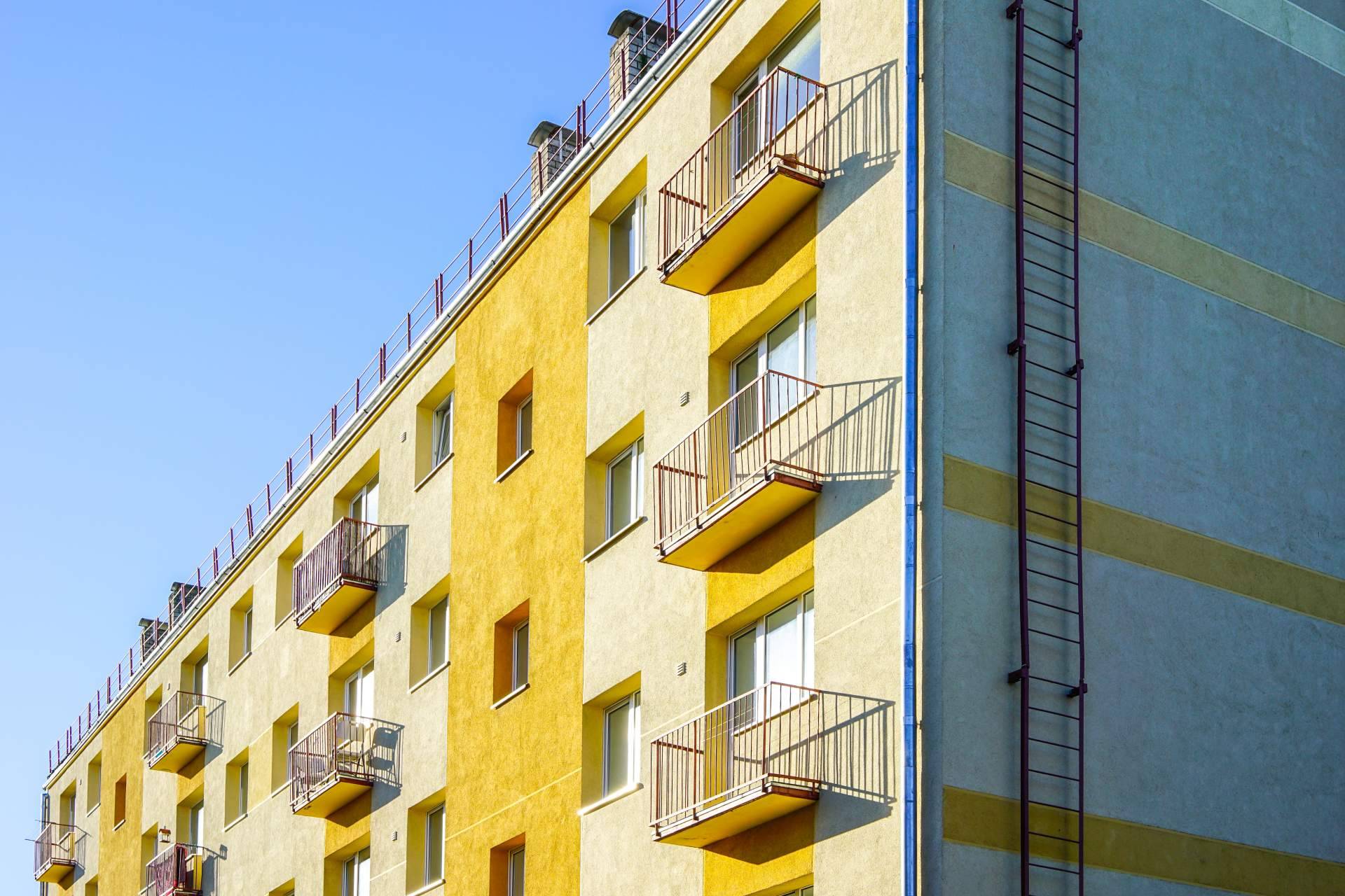 Cristal de aislamiento térmico para combatir las altas temperaturas del verano con Ventanas Cora