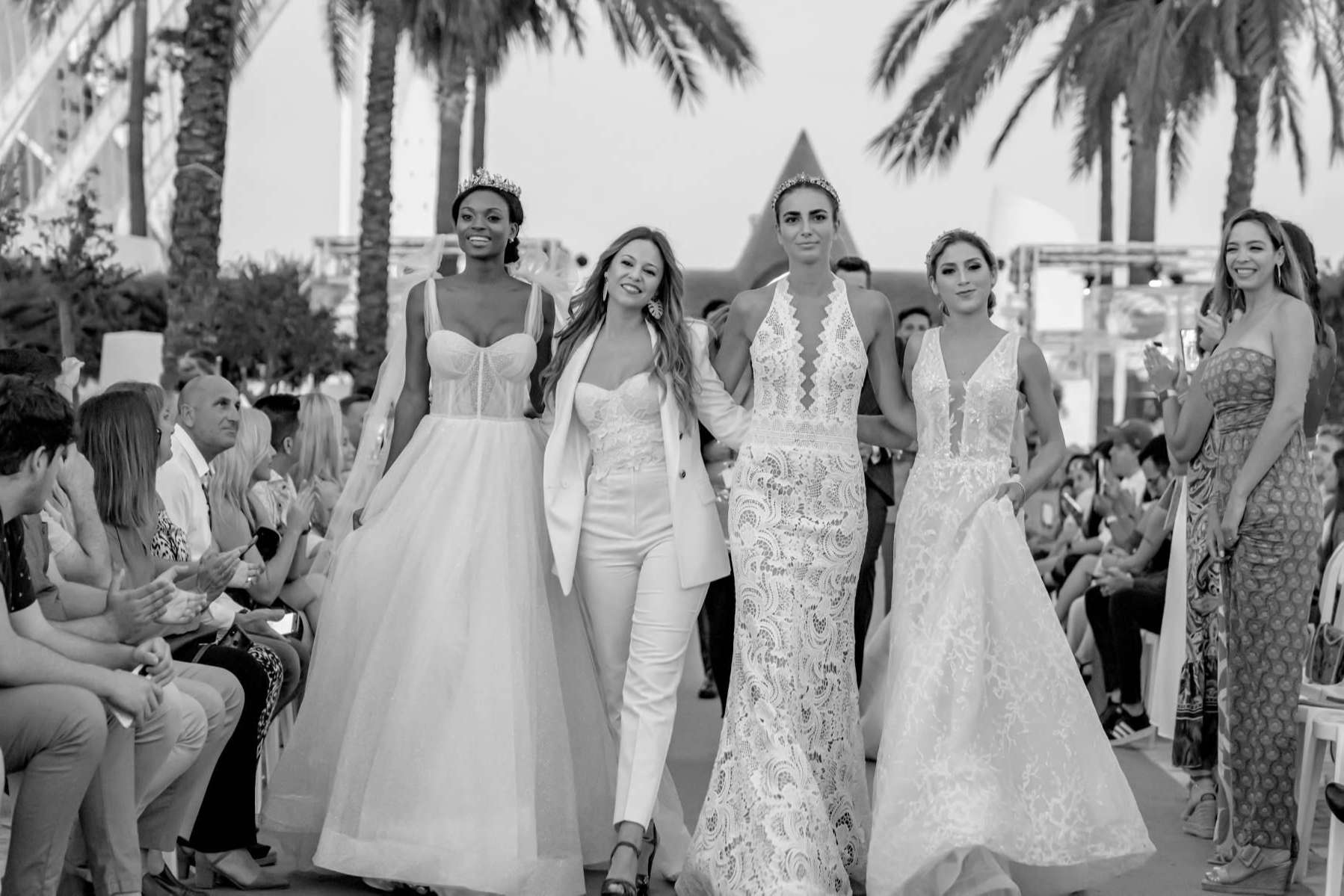En Afrodita II 'El guardián de la moda', un desfile benéfico con los diseñadores nupciales valencianos más destacados, desfila Atelier de Bodas
