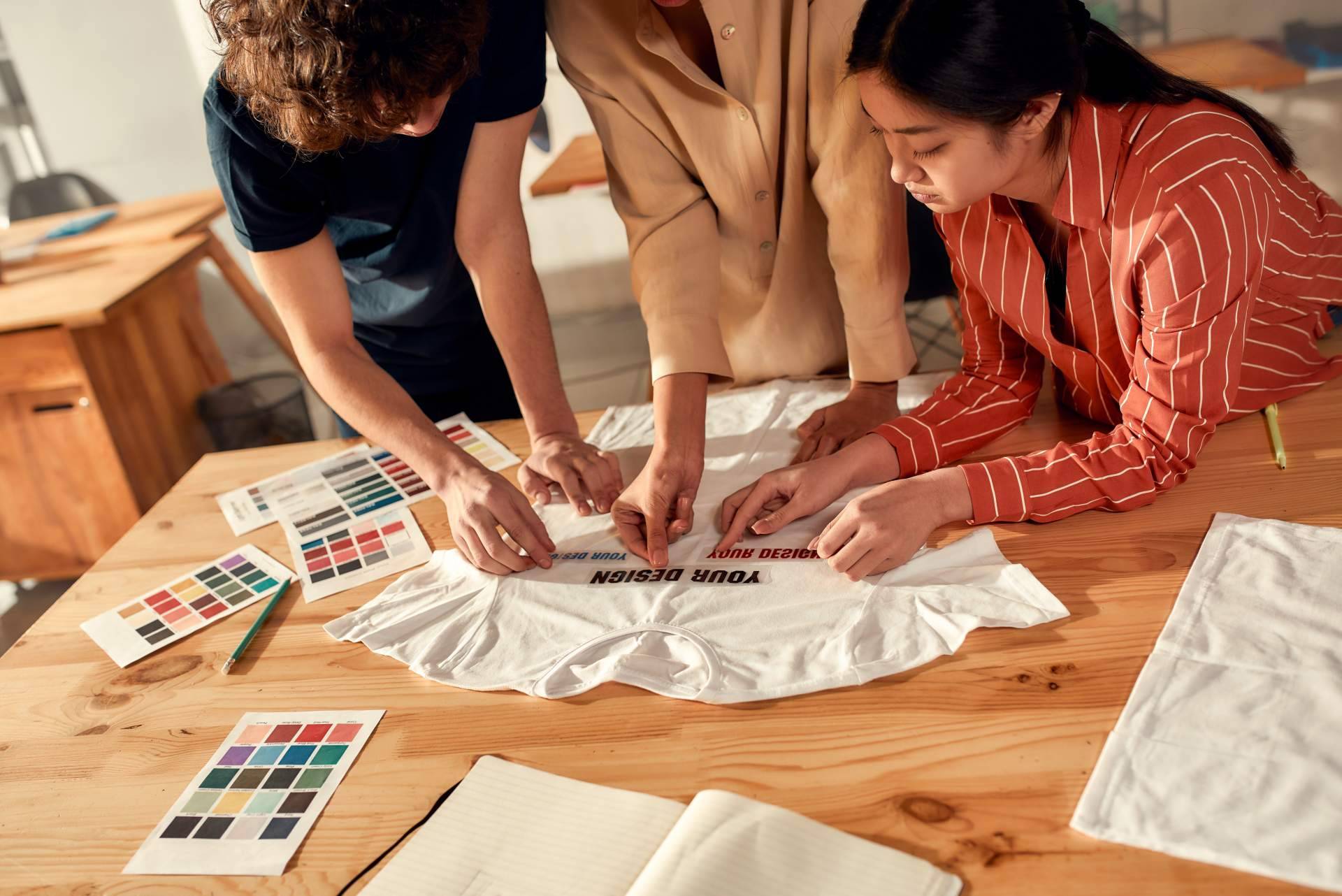 Srflye ofrece ropa personalizada para empresas