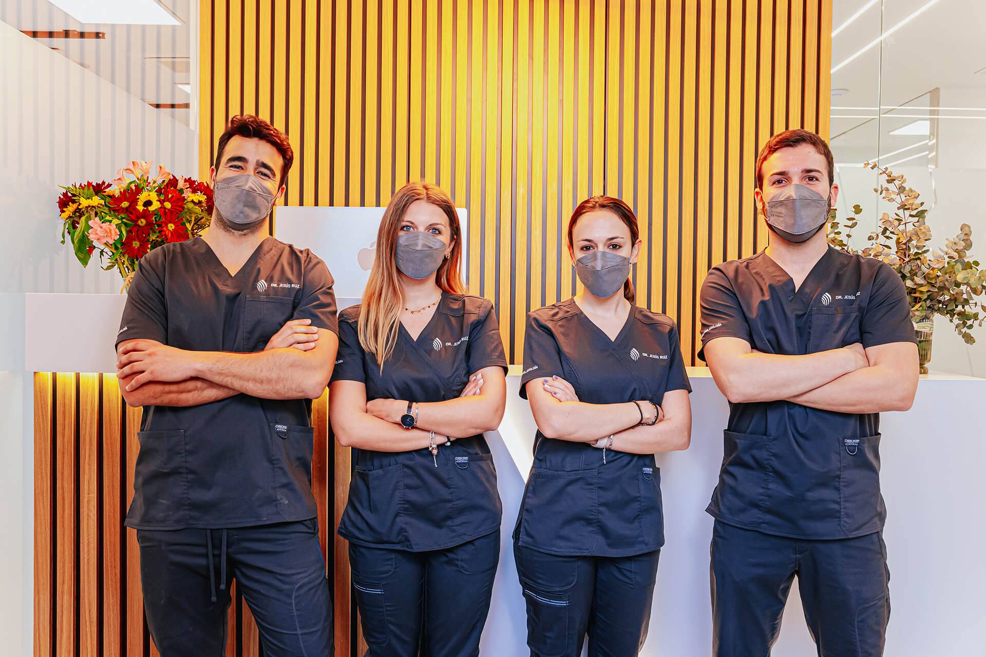 La clínica de Estética Dental Dr. Jesús Ruz es especialista en implantología dental