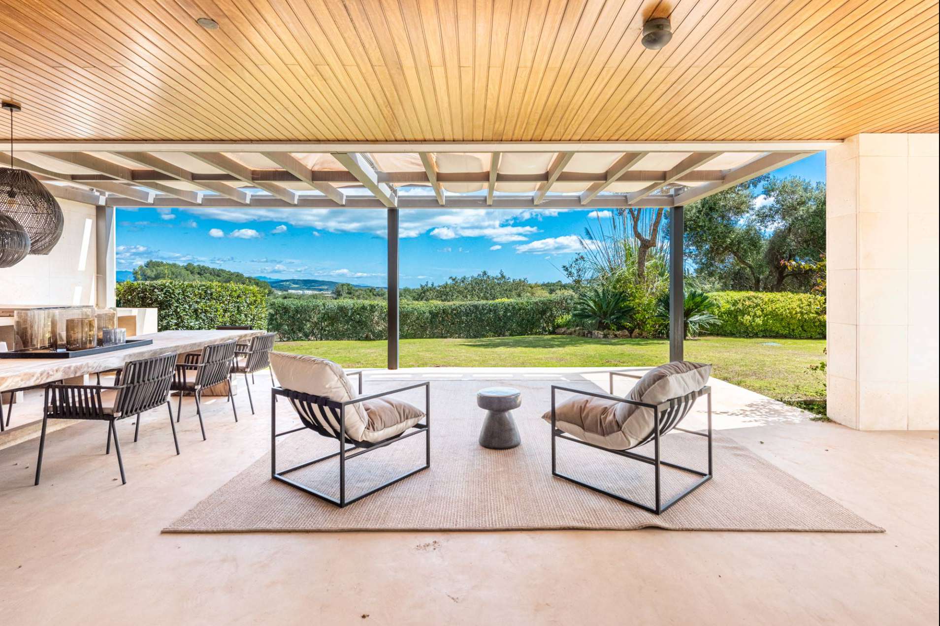 Tener una casa en Sotogrande y disfrutar de una vida exclusiva en la Costa del Sol es una realidad gracias a Noll Sotogrande