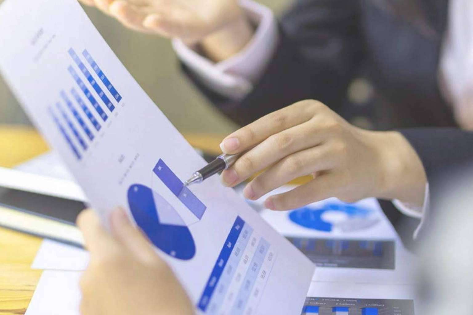 Ahorro en la factura de la luz para empresas y servicio de asesoría energética con tarifasluzpymes.com