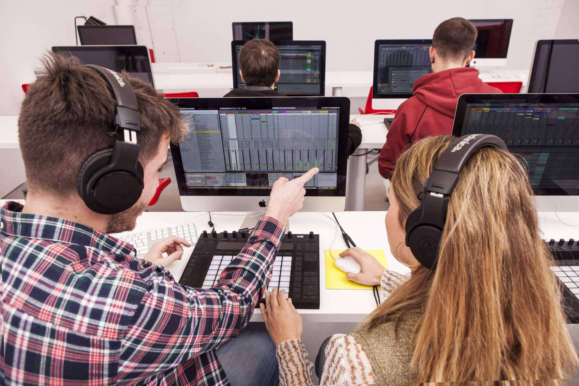 Todas las ventajas de la formación musical online, de la mano de EUMES
