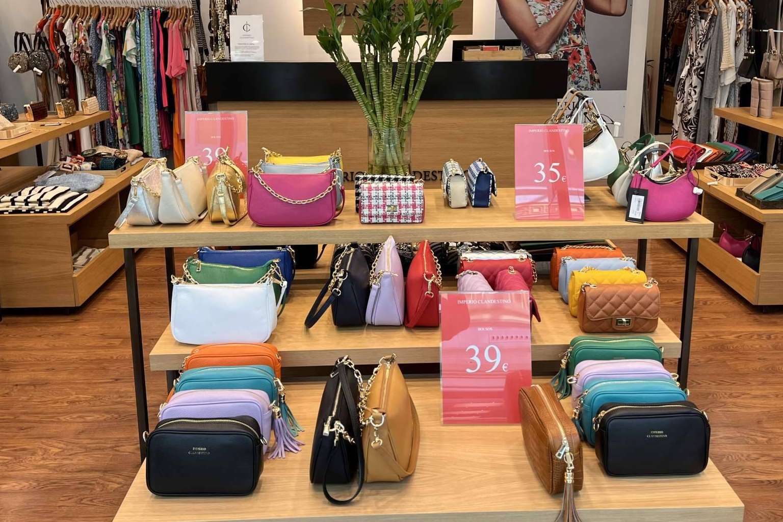 Imperio Clandestino ofrece carteras y complementos para cualquier evento