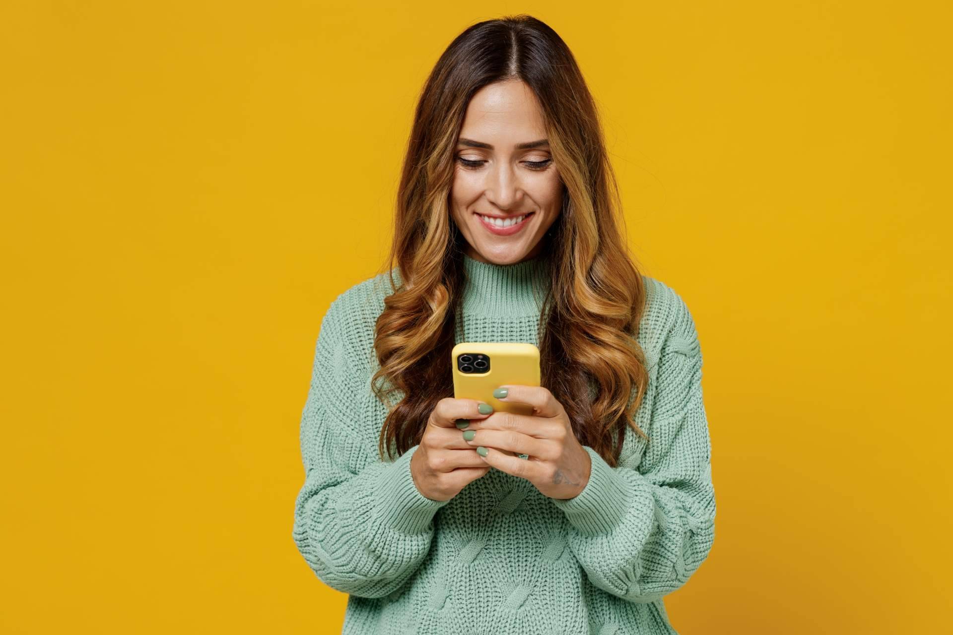 Thenowo es el comparador de seguros para móviles que permite contratar online al momento