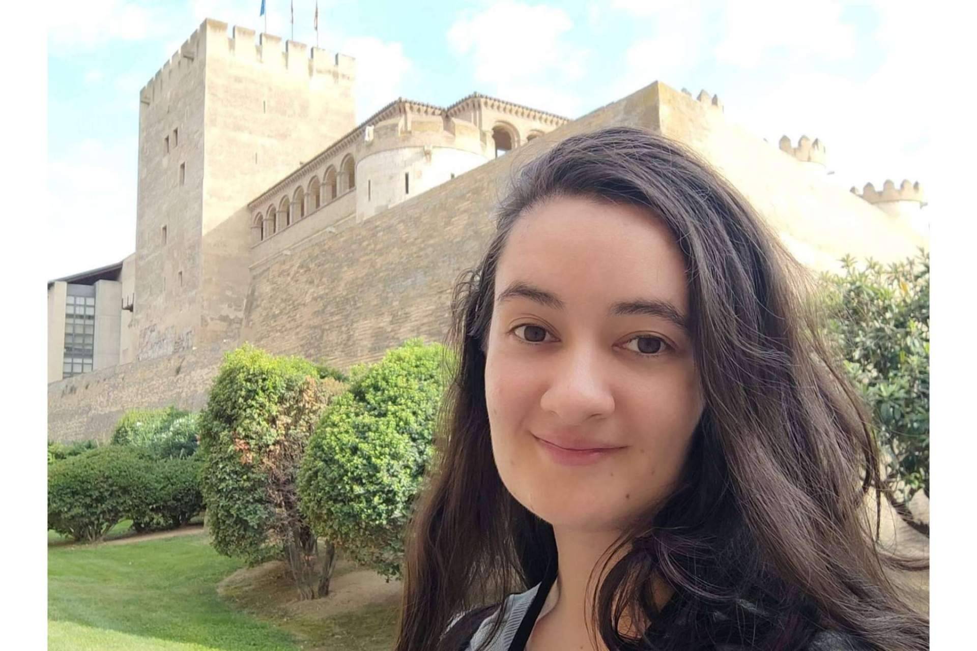 La autora de 'Los muertos siempre sonríen', Marta González Peláez, acudirá a la Feria del Libro de Murcia