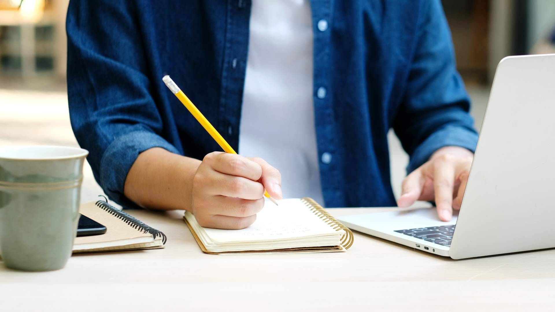 Una academia de oposiciones Granada con múltiples formaciones disponibles, EDISUR
