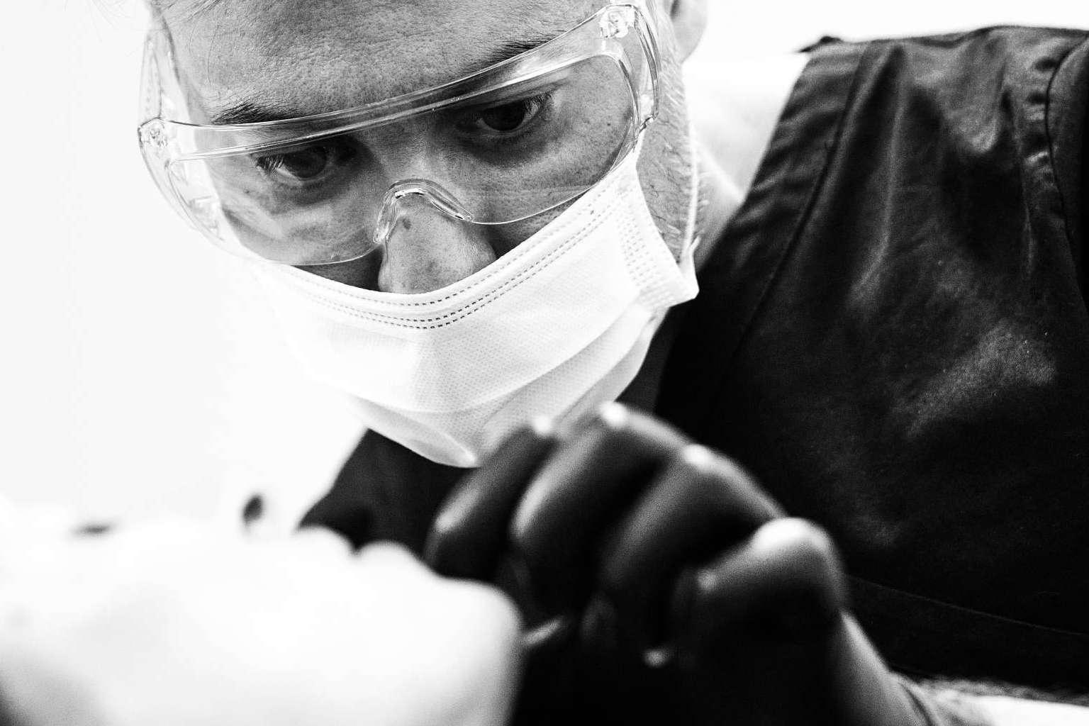 Dr. Alejandro Segarra y su clínica de medicina estética facial