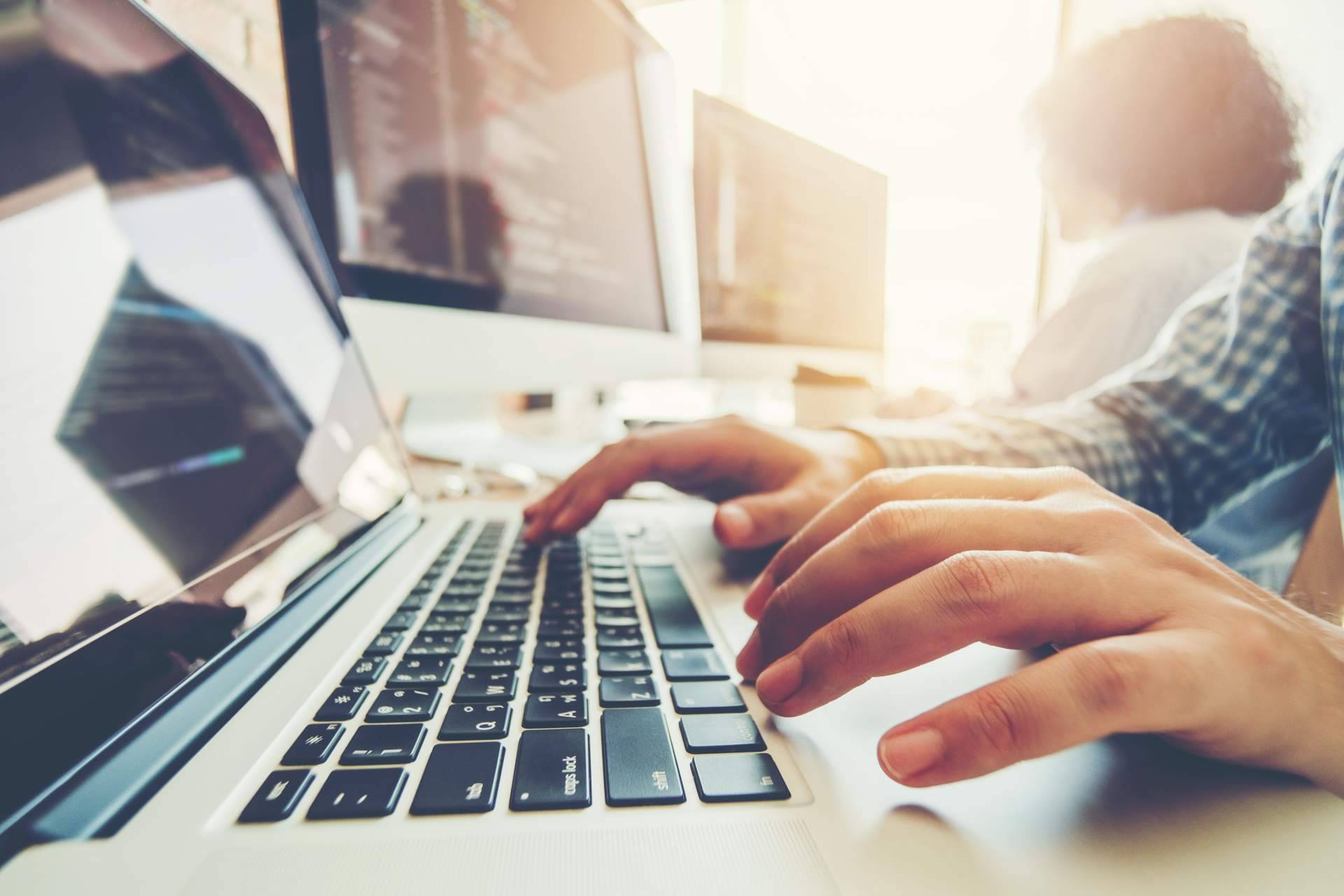 ¿Cuáles son las ventajas de digitalizar una empresa pasándose al e-commerce?, por Opensaga