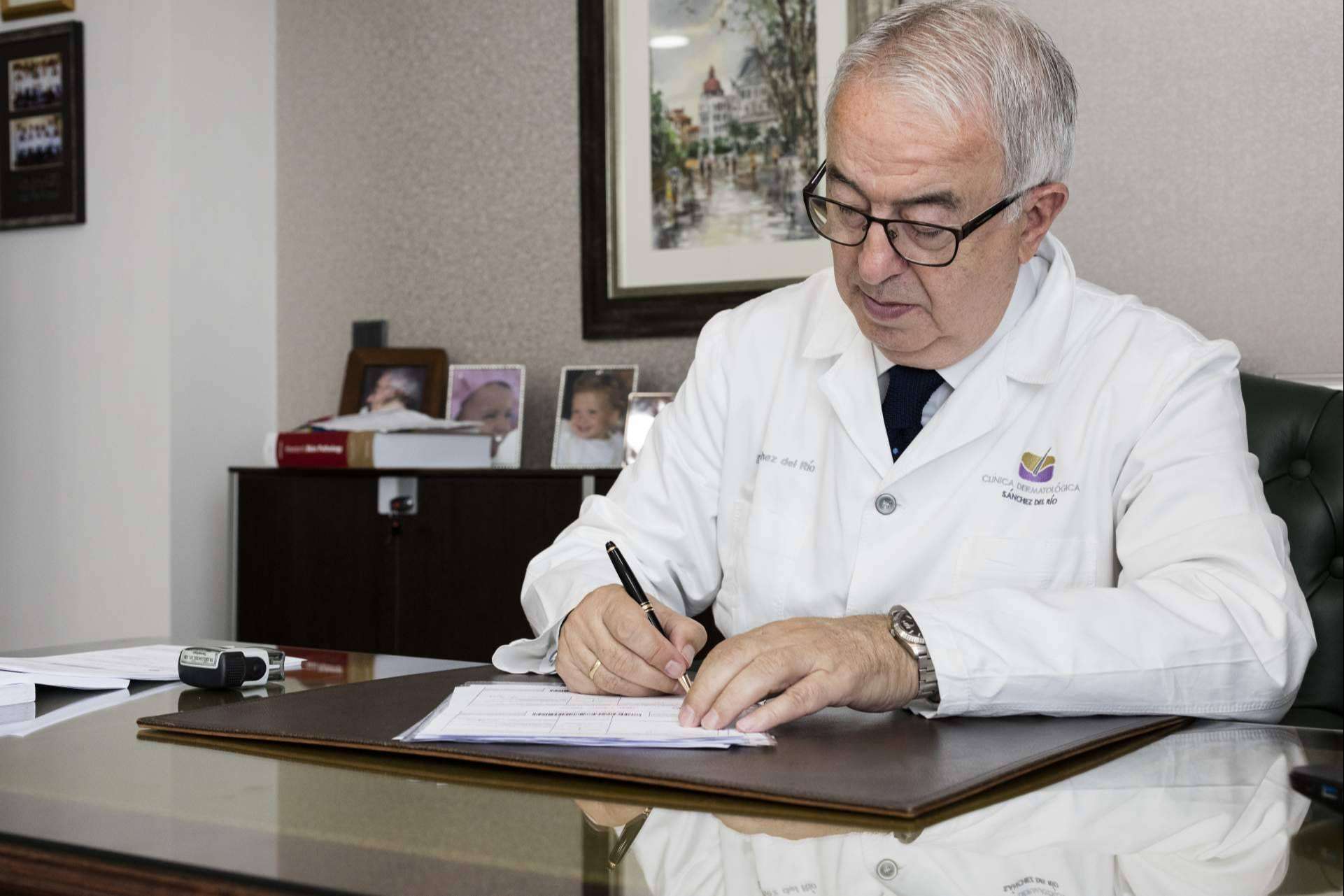 Una eminencia de la dermatología, la carrera del Dr. José Sánchez del Río