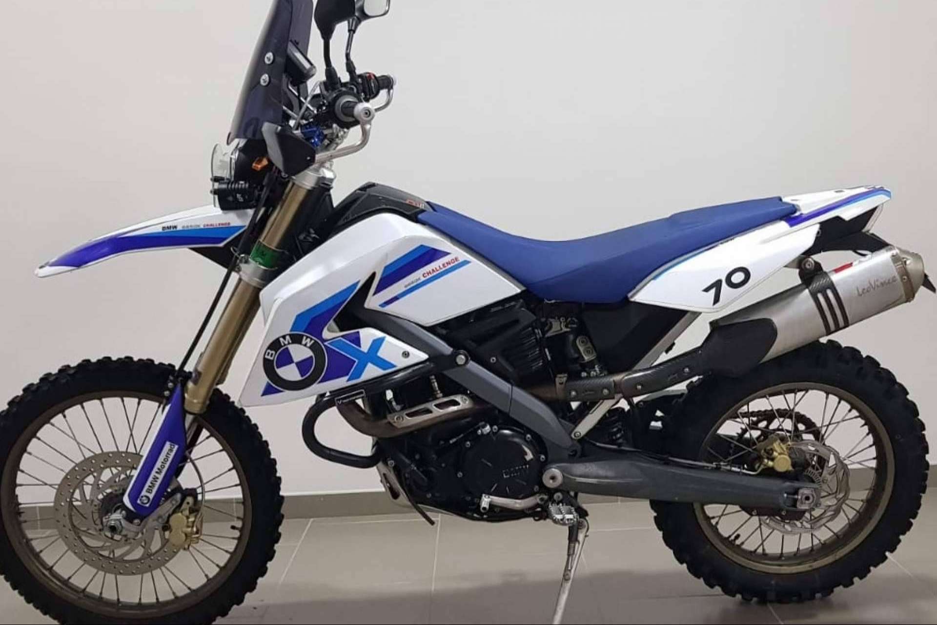 Adhesivos personalizados para dar un nuevo estilo a la moto, en ADHESIVOSEMBARRADOS