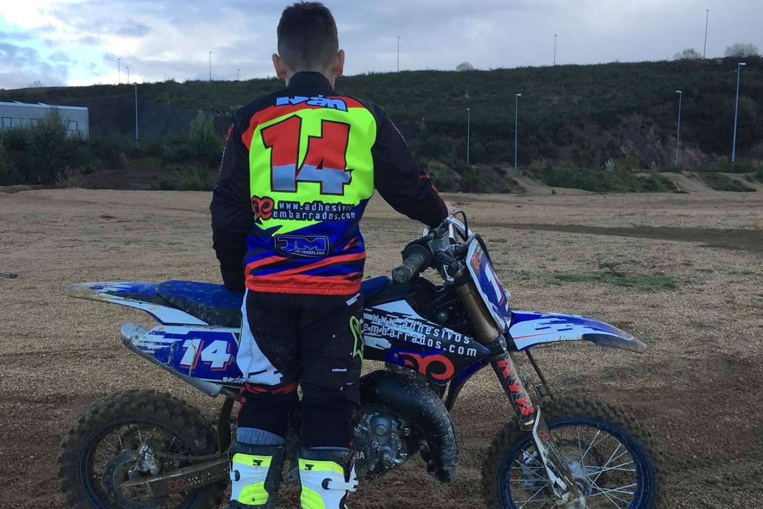 Ropa personalizada para enduro, motocross y trail en ADHESIVOSEMBARRADOS