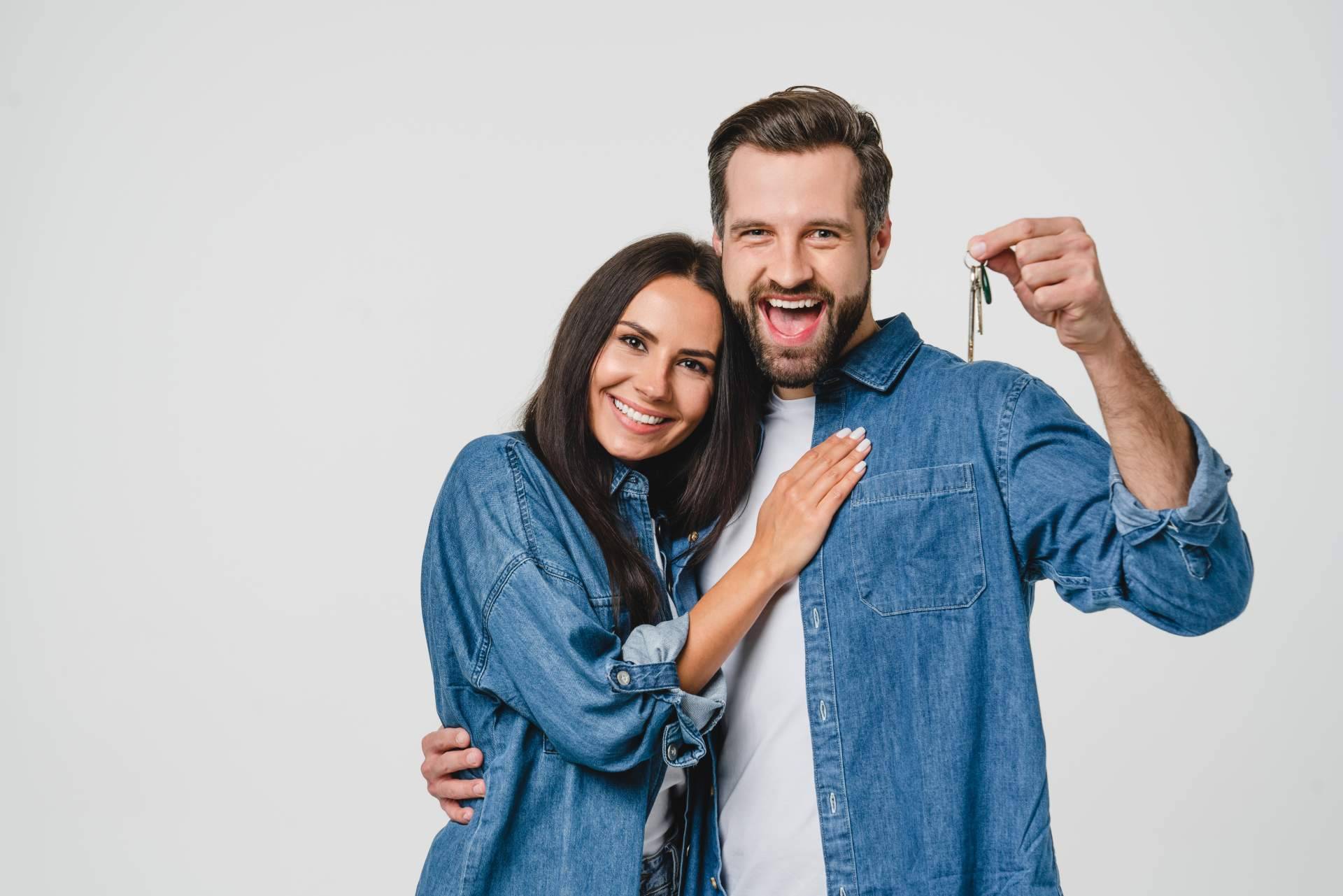 La primera impresión de una vivienda marca la diferencia, por eso la inmobiliaria Cano & Pujol tiene los servicios de tratamiento fotográfico