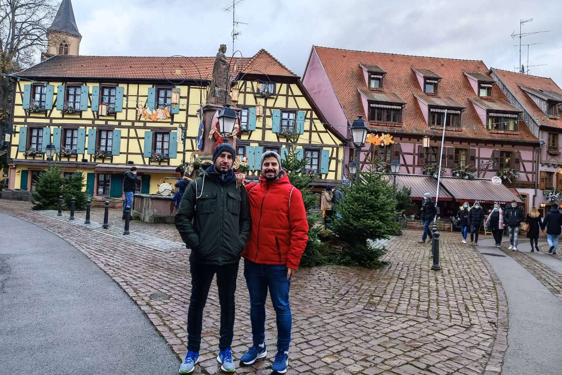 Una tendencia entre los turistas españoles es visitar mercados navideños
