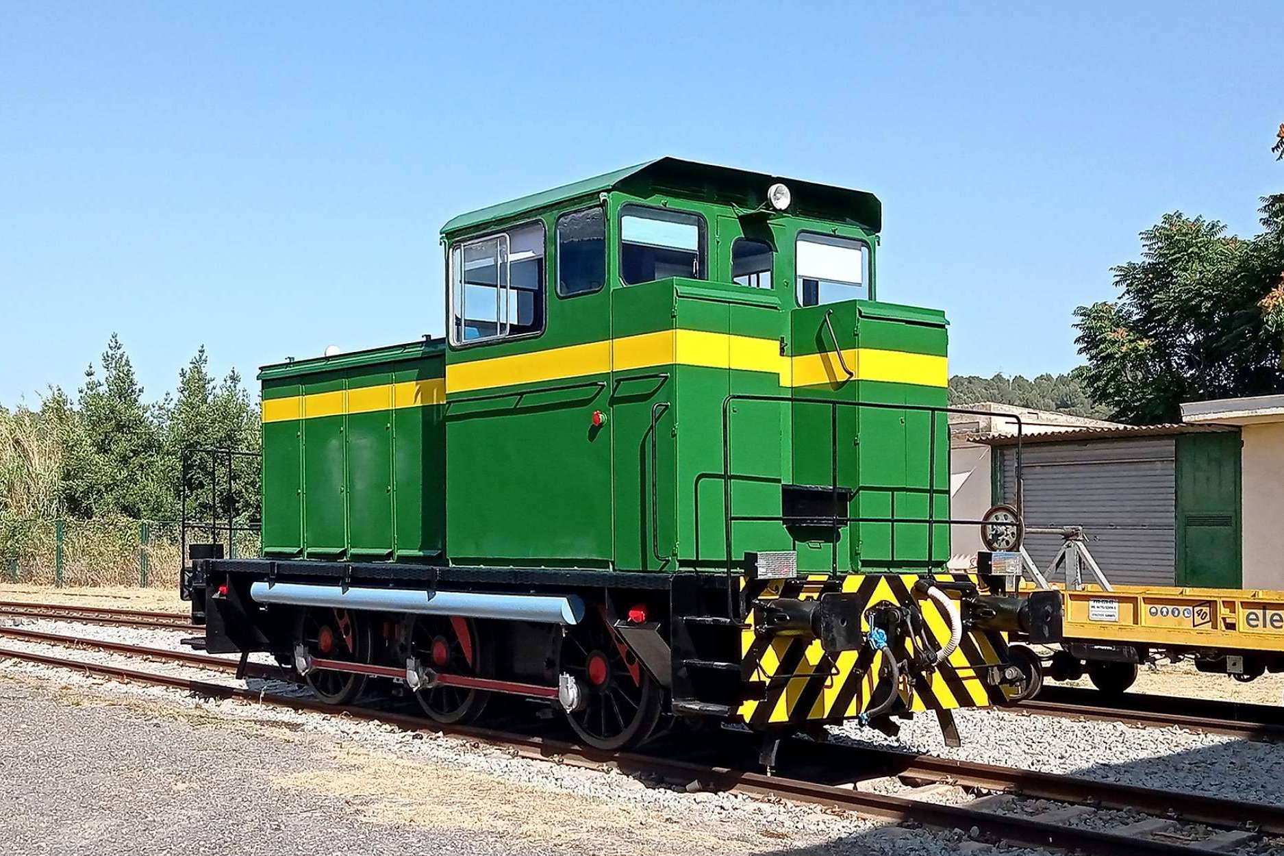 Una histórica locomotora de RENFE restaurada por la Fundación del Patrimonio Ferroviario