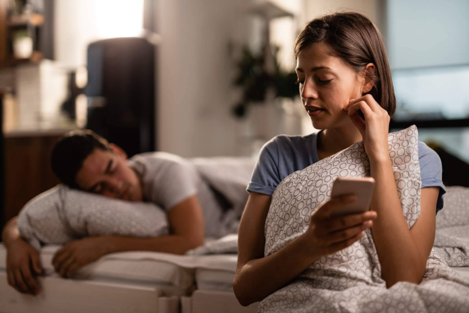 Cómo activar el micrófono de otro móvil a distancia, con la aplicación SPYPHONE
