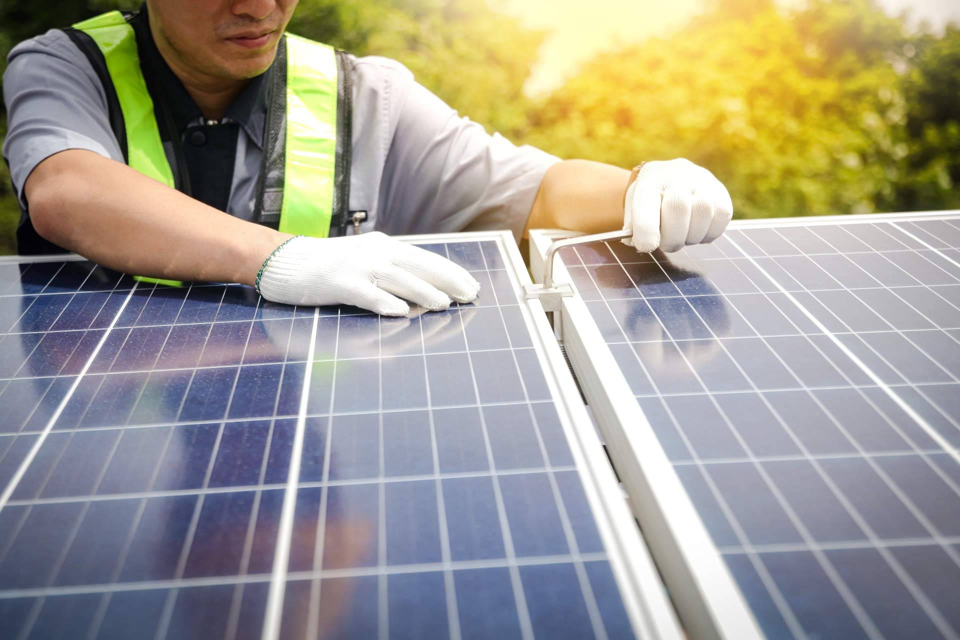Las ventajas de acceder a subvenciones para placas solares con Elica Ingenieros