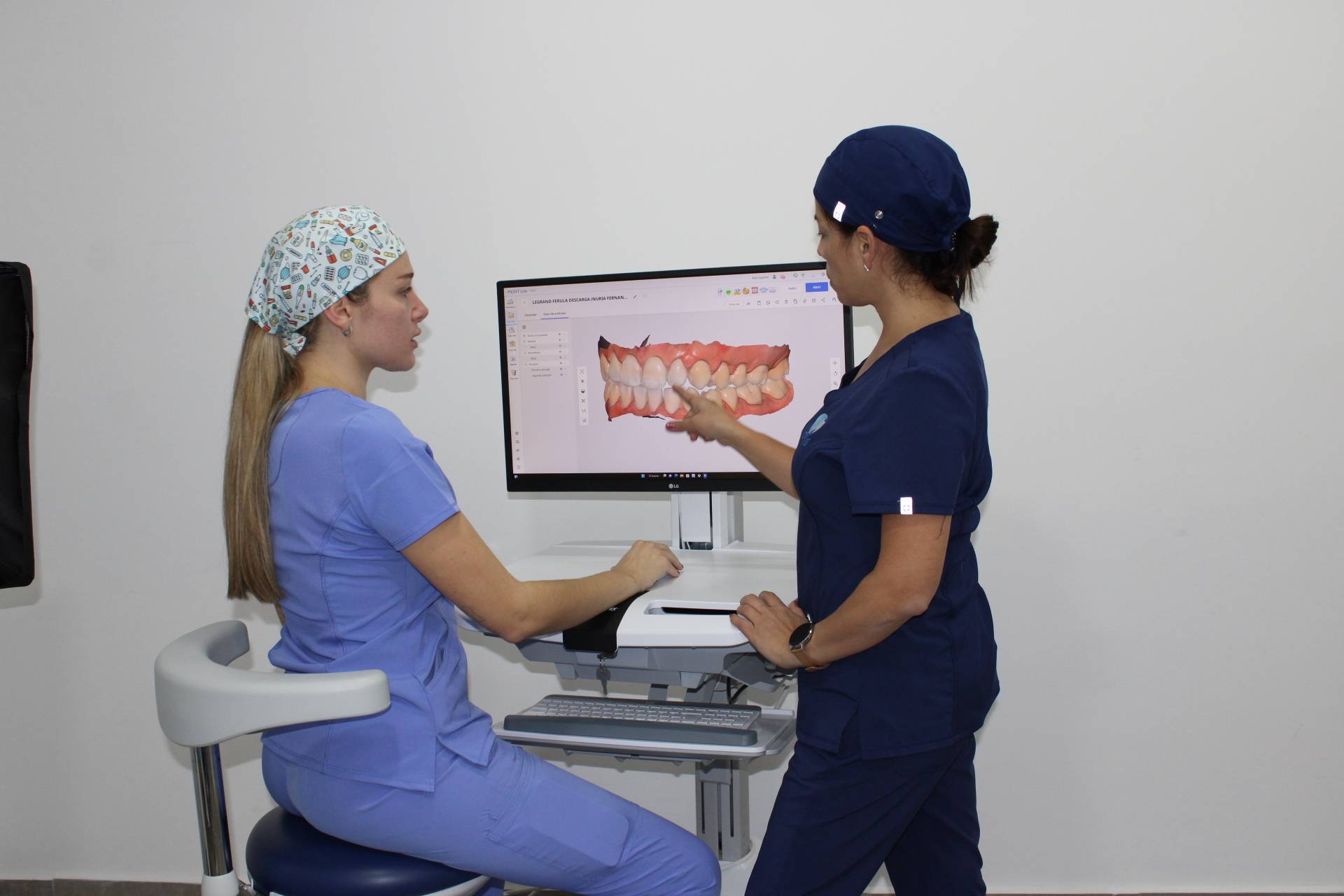 Dental Legrand es la clínica con más de 14 años de trayectoria en la colocación de carillas dentales