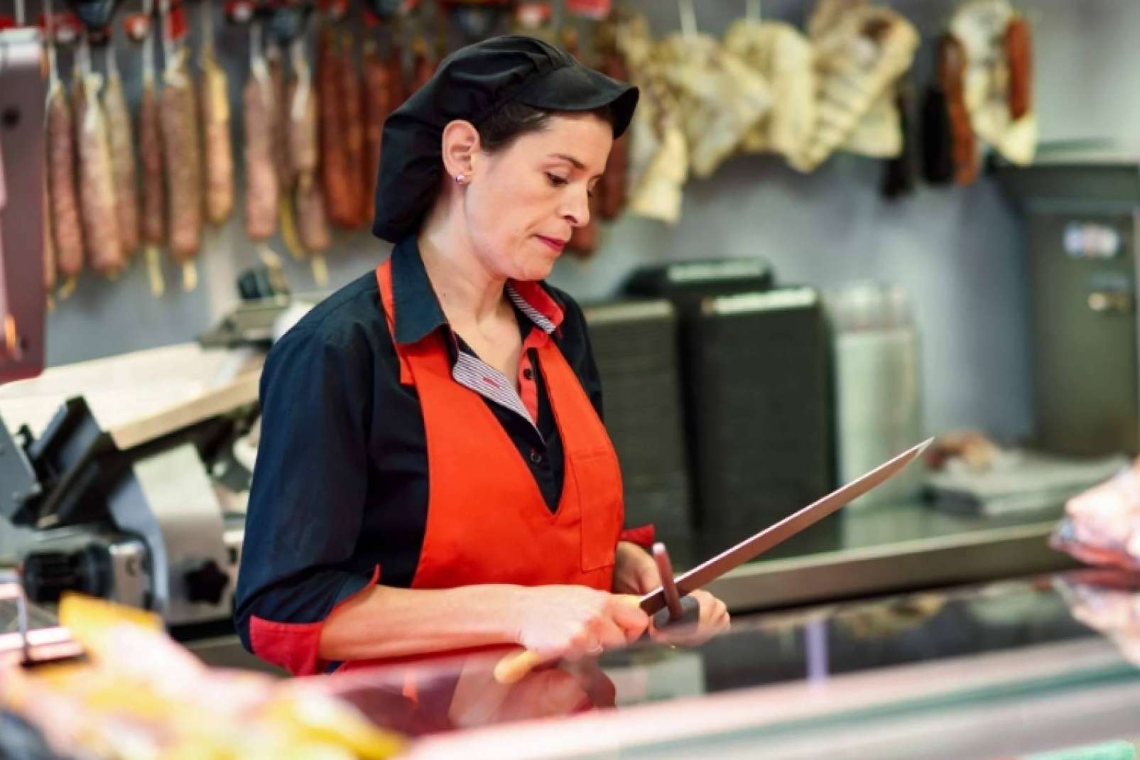 Utistil ofrece un servicio de afilador de cuchillos para profesionales de retail alimentario