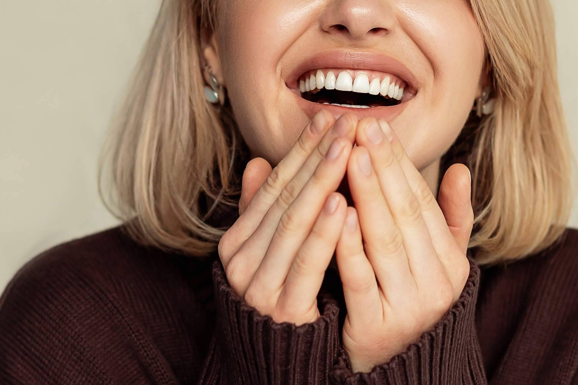 ¿Qué problemas estéticos se pueden solucionar con las carillas dentales?