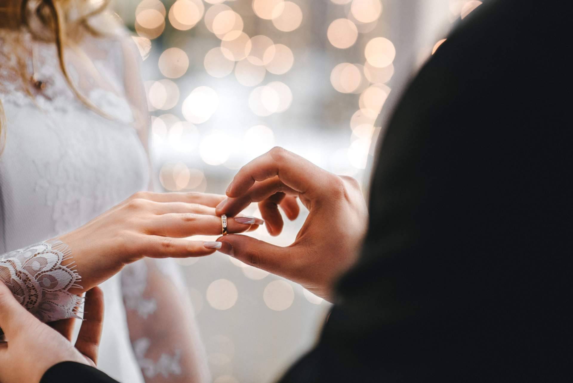 Escoger las alianzas de boda gracias a los consejos de Germán Joyero
