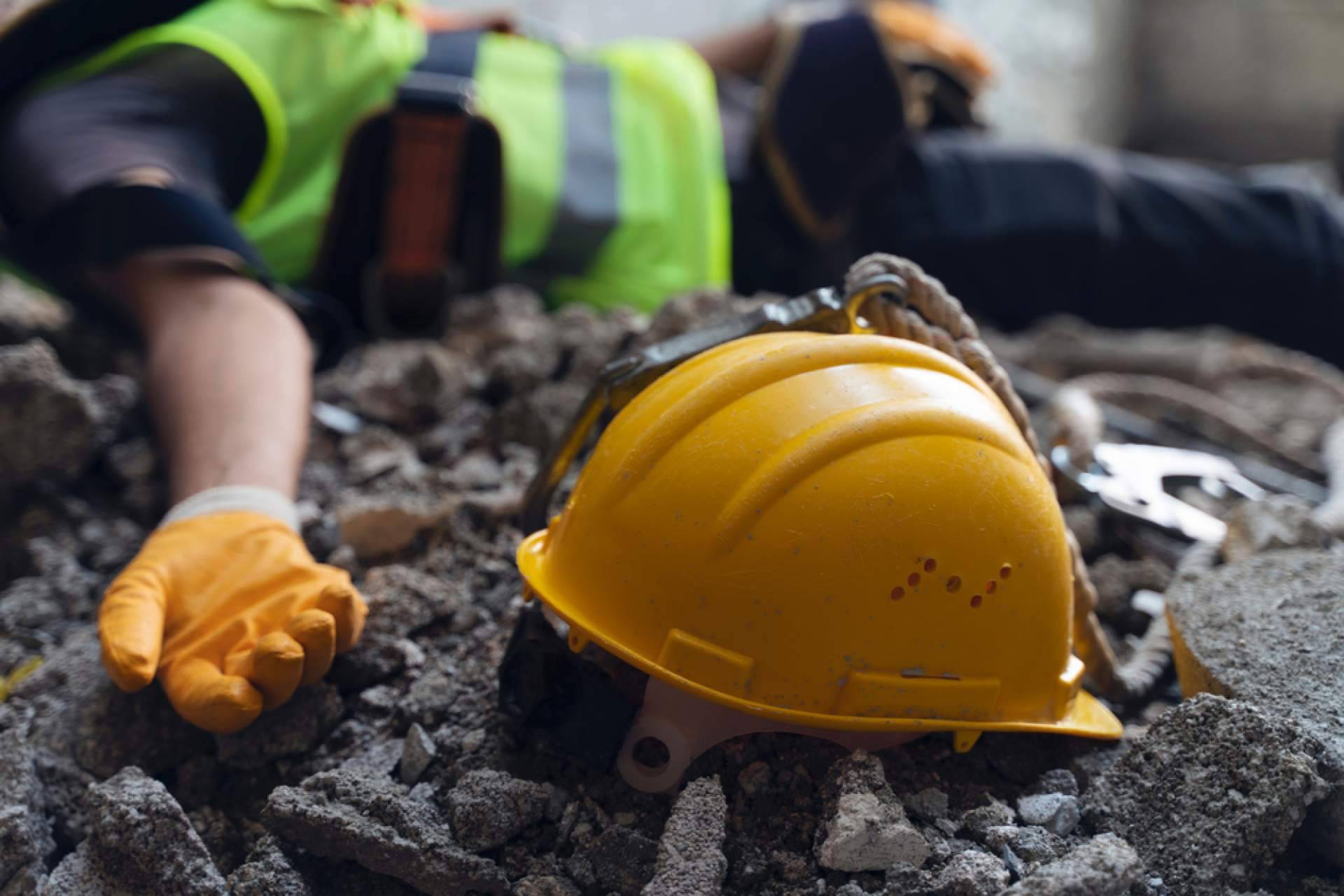 Proteger a los trabajadores en actividades de riesgo, con el dispositivo de hombre muerto de Tracmi