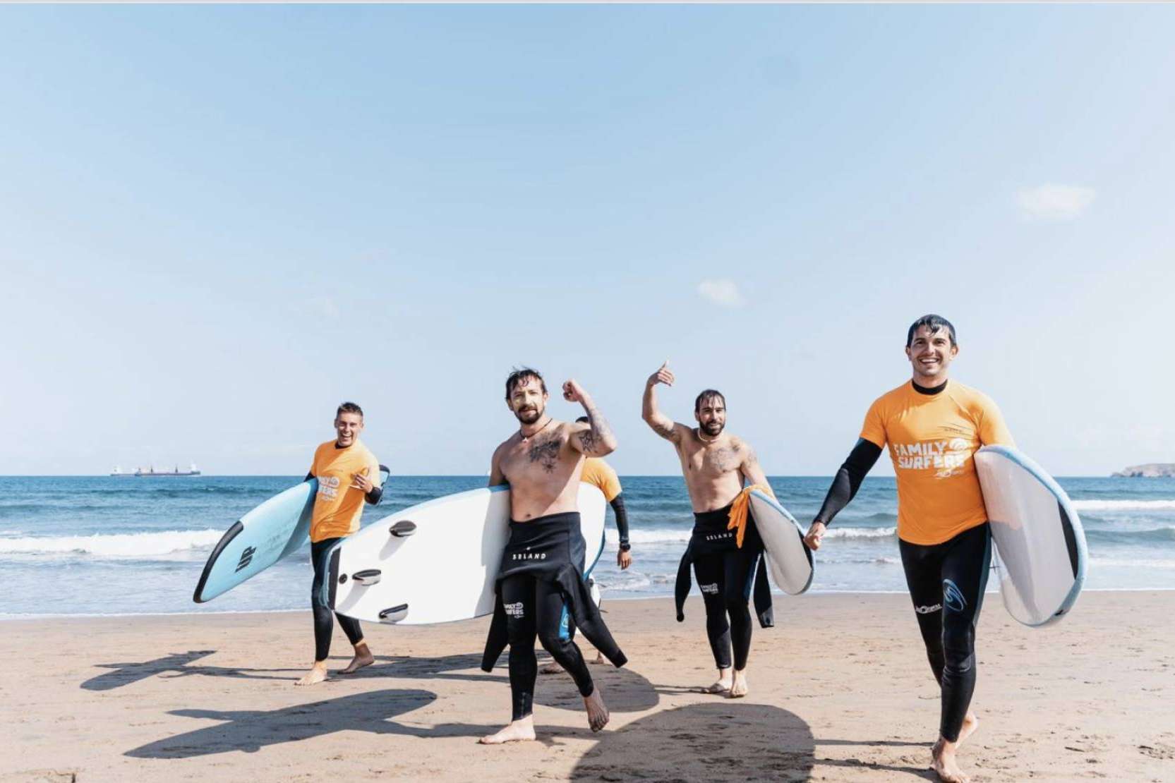 La nueva temporada de surf en España de la mano de Family Surfers - Surfcamp Las Dunas