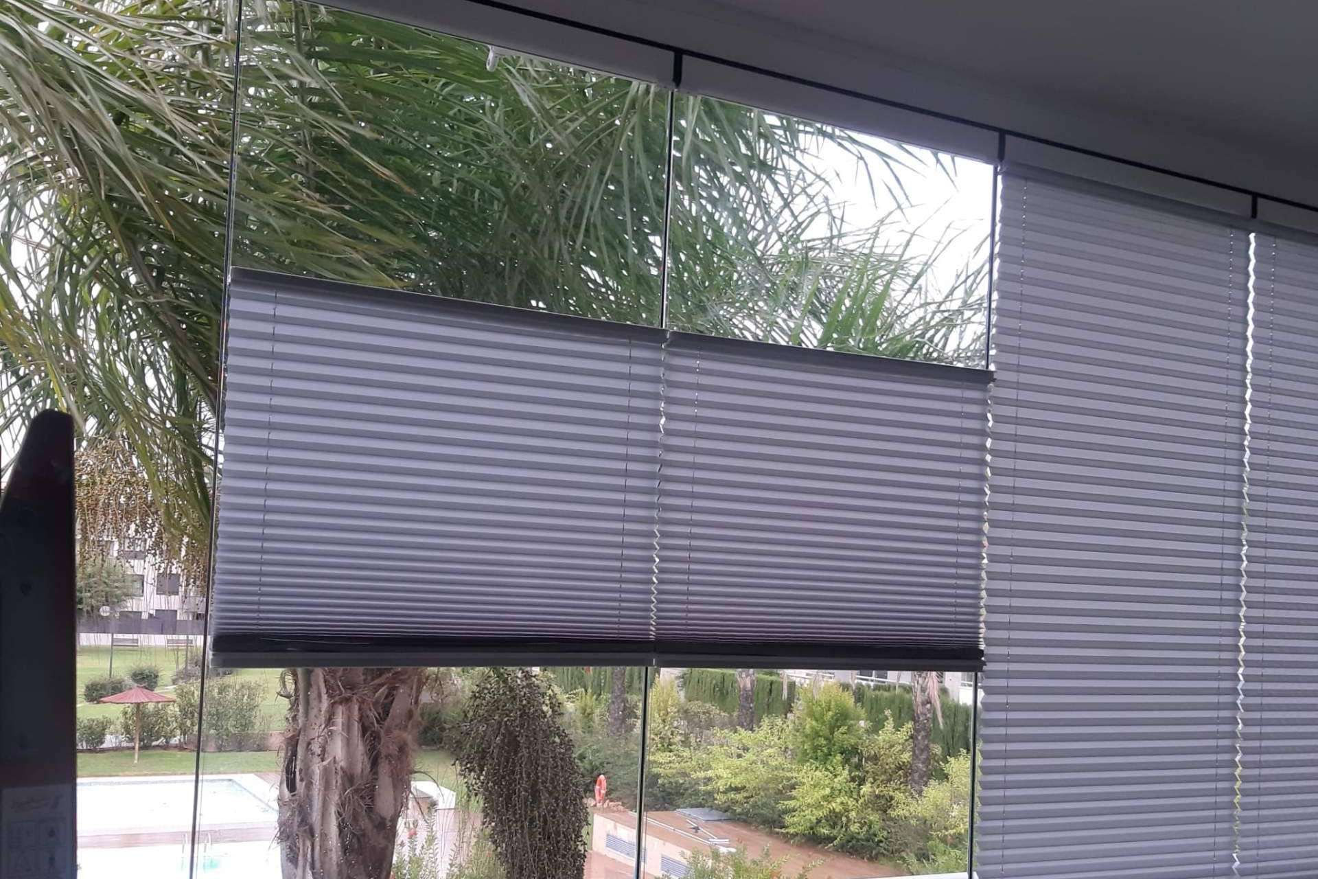 Estores para cortinas de cristal y terrazas acristaladas con Proftek