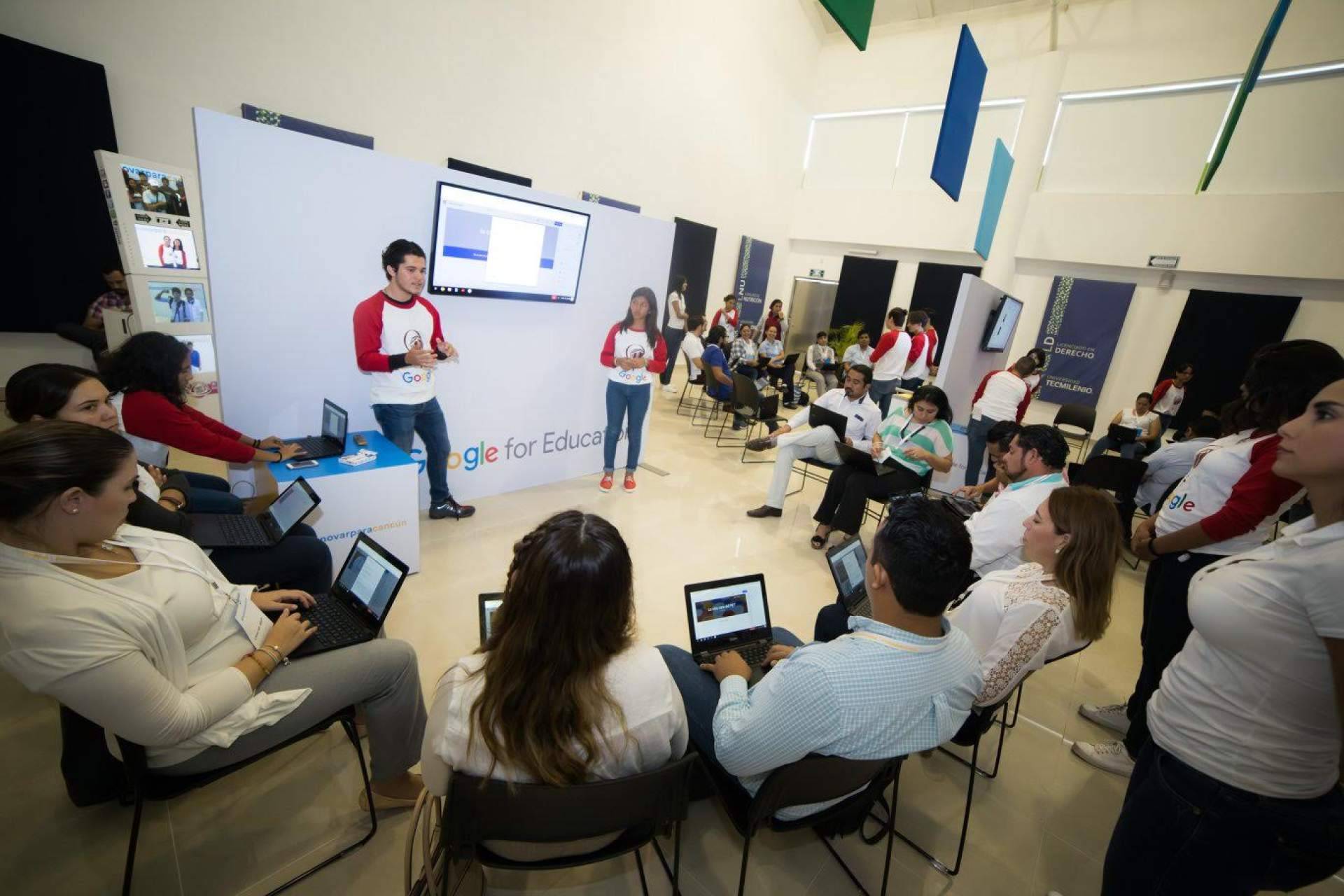 Implementar herramientas mejoradas para transformar un entorno de aprendizaje digital y tener un centro atractivo para los próximos alumnos