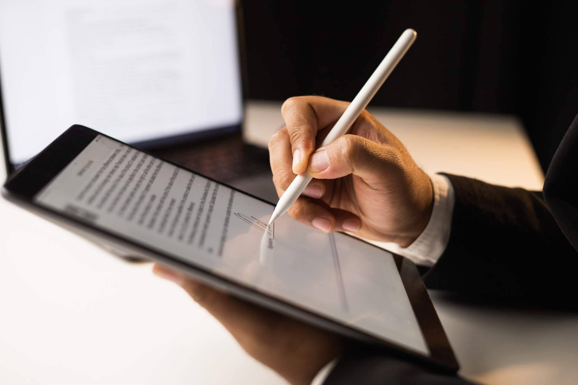 La empresa AVIVA VOICE pone a disposición su plataforma de firma digital para las Gestoras de Fondos