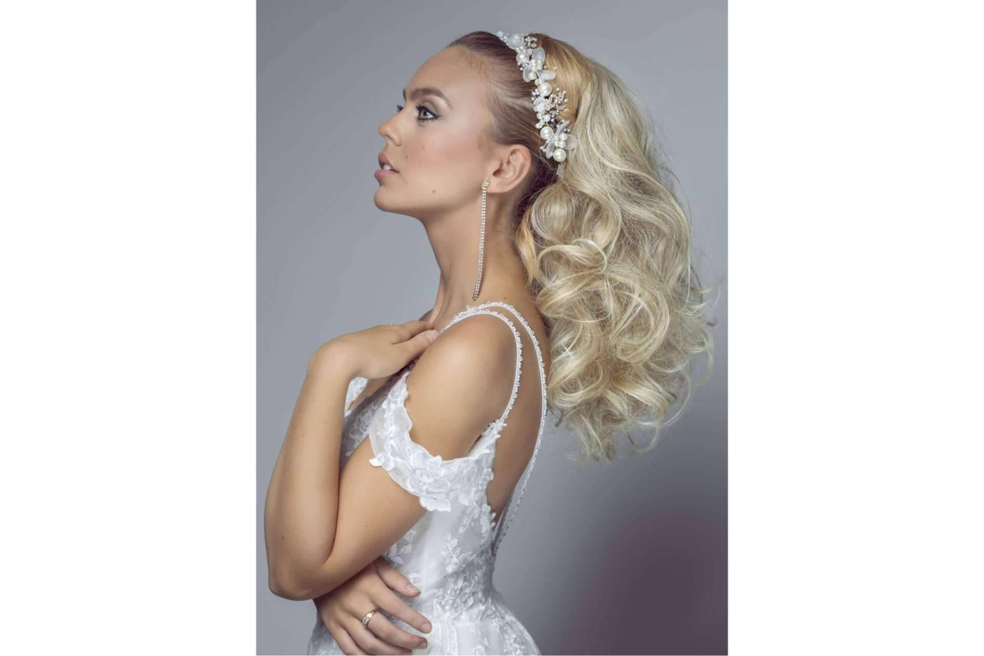 PELUQUERÍA SABAI ofrece servicios de maquillaje y peluquería para novias