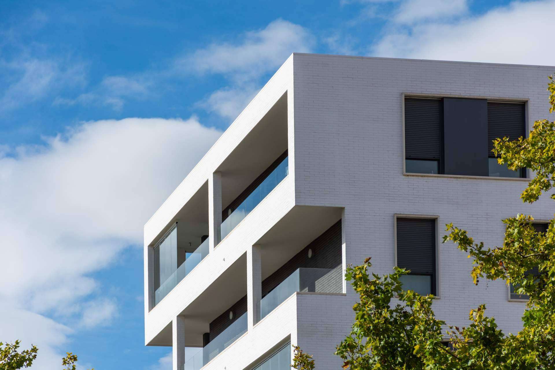 ¿Cuáles son las diferencias entre comprar una casa o invertir en una vivienda?, con Goza Madrid