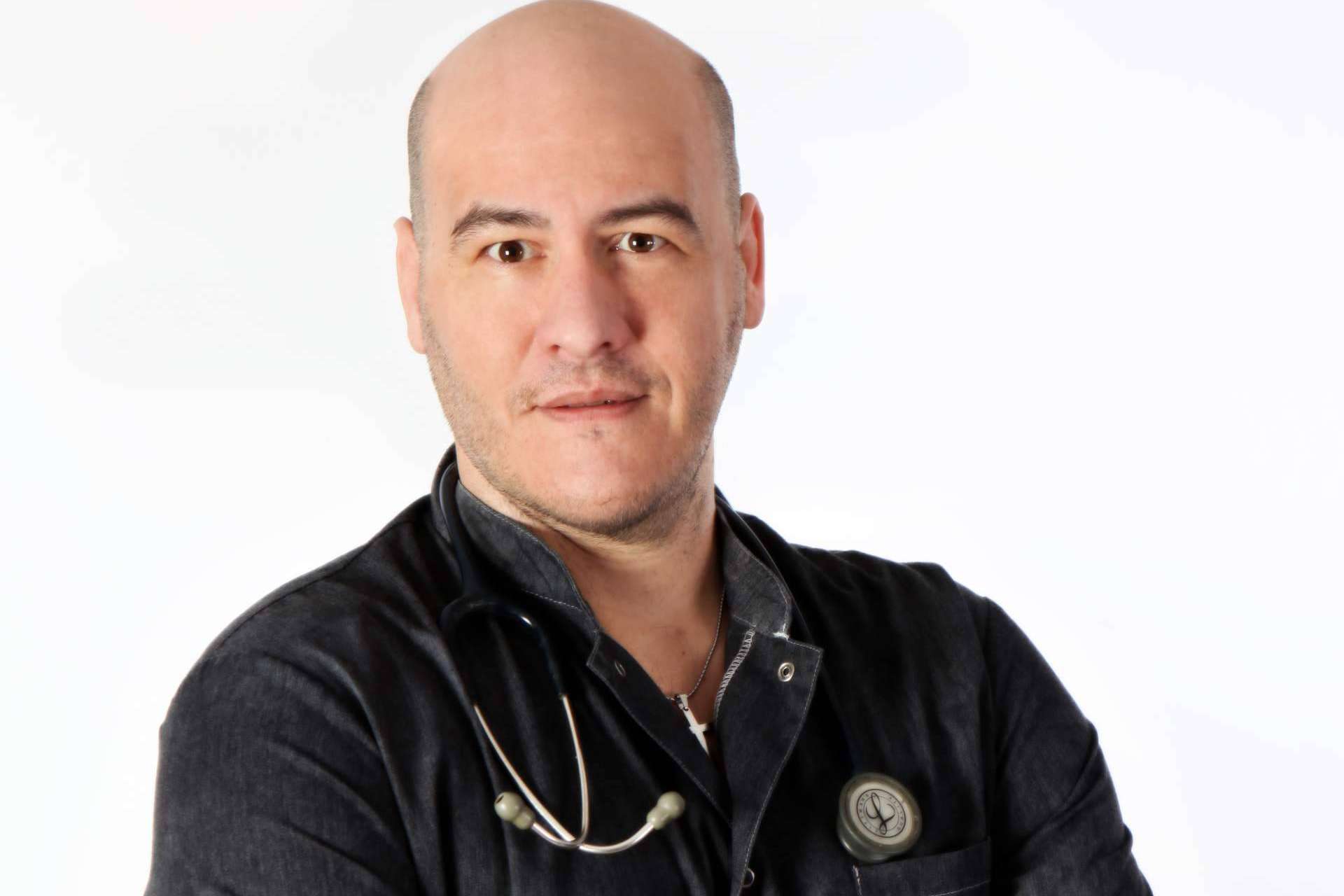 El Dr. Fernando Ruger Viarengo desarrolla un plan de rehabilitación intestinal para restaurar la calidad de vida de los pacientes