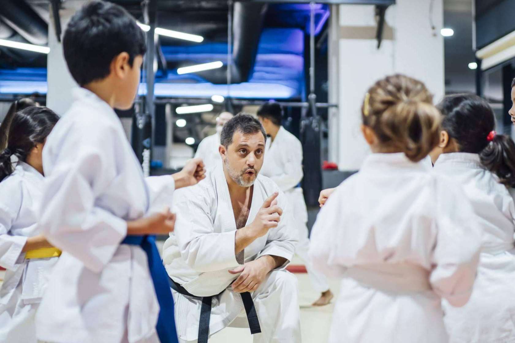 Artes marciales en Mabuni, gimnasio con piscina. Referente del karate en Madrid