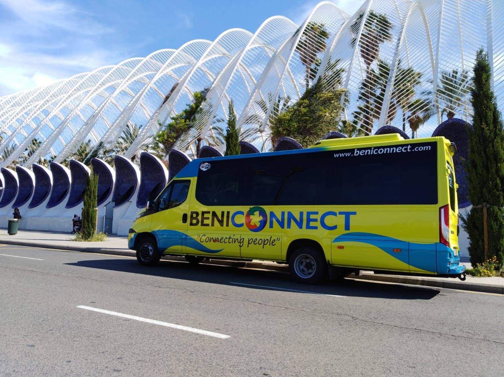Contratar traslados desde las estaciones de tren con Beniconnect en Alicante