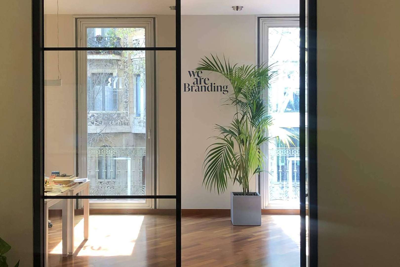 Razones por las que contar con una agencia de diseño gráfico para el desarrollo de una marca
