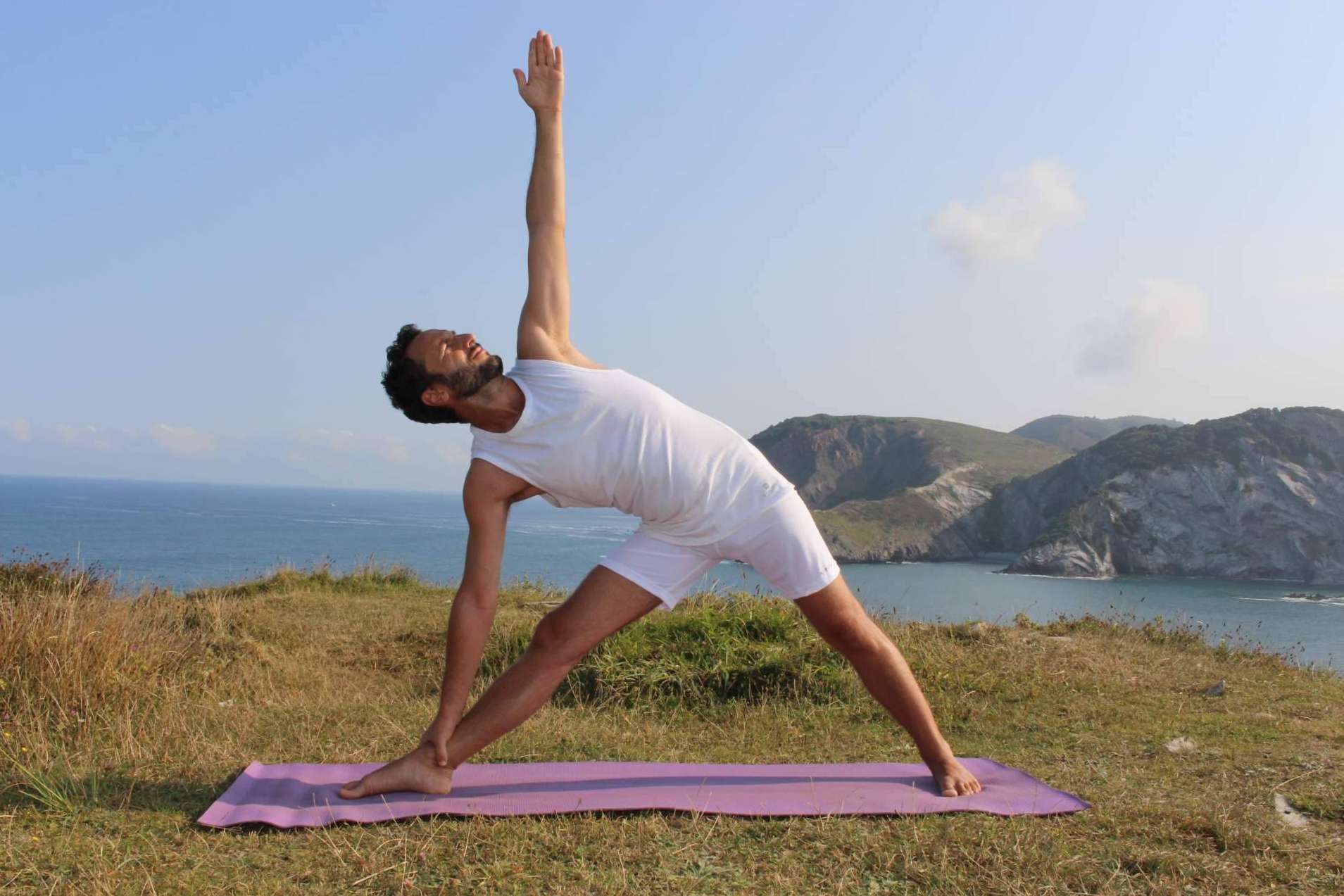 Formación de profesores de yoga integral y curso de actualización de profesores de yoga en la Escuela Mahashakti