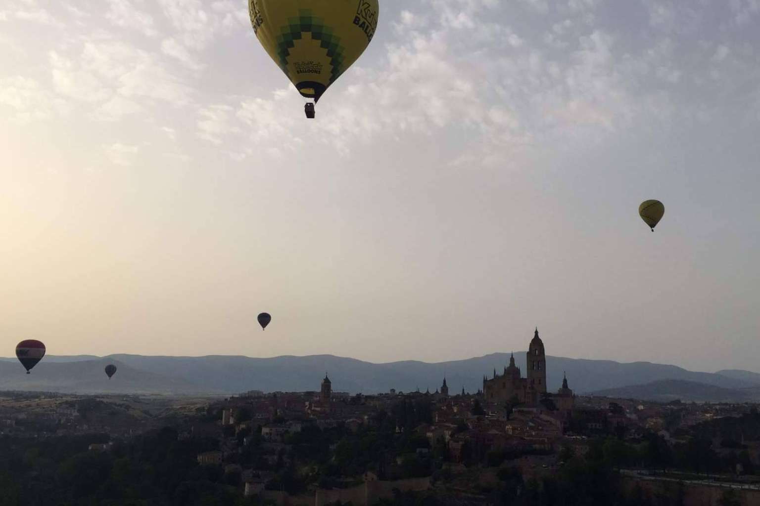 Paseo en globo aerostático en Segovia con EoloFly