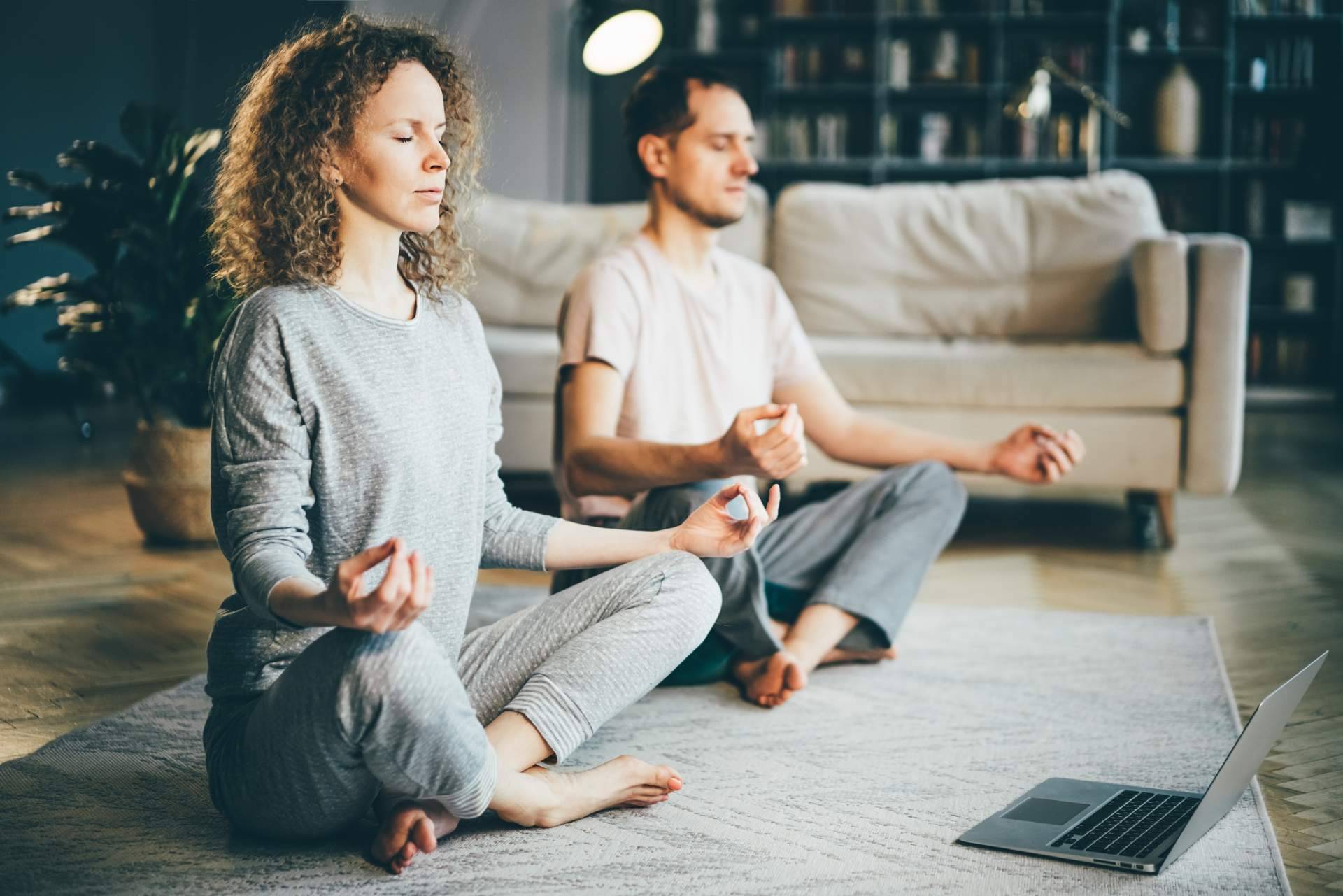 Los efectos negativos del estrés y las ventajas de la meditación, de la mano de PODCASTMEDITACION.COM