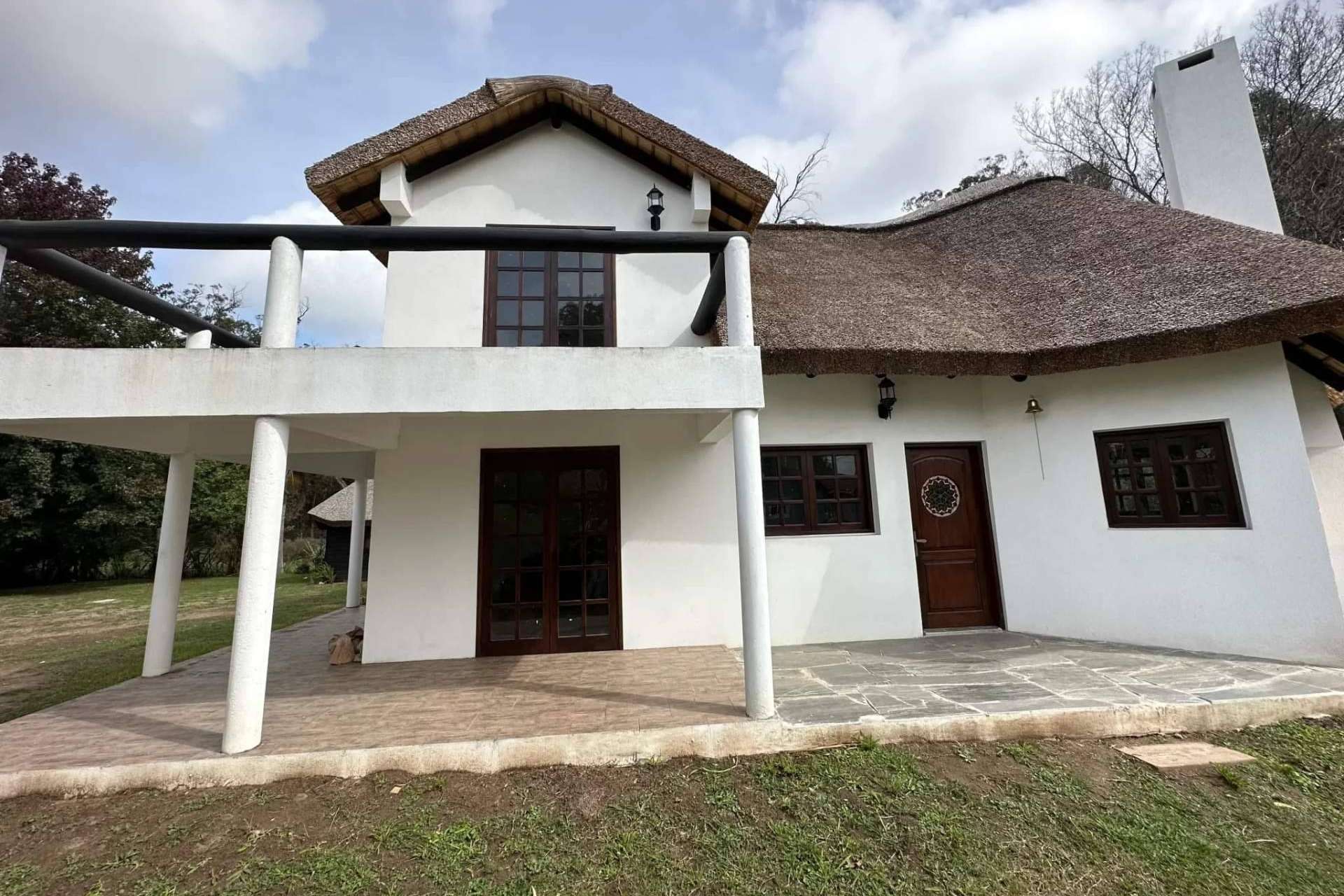 Estudio Pinares es una empresa constructora ubicada en Uruguay